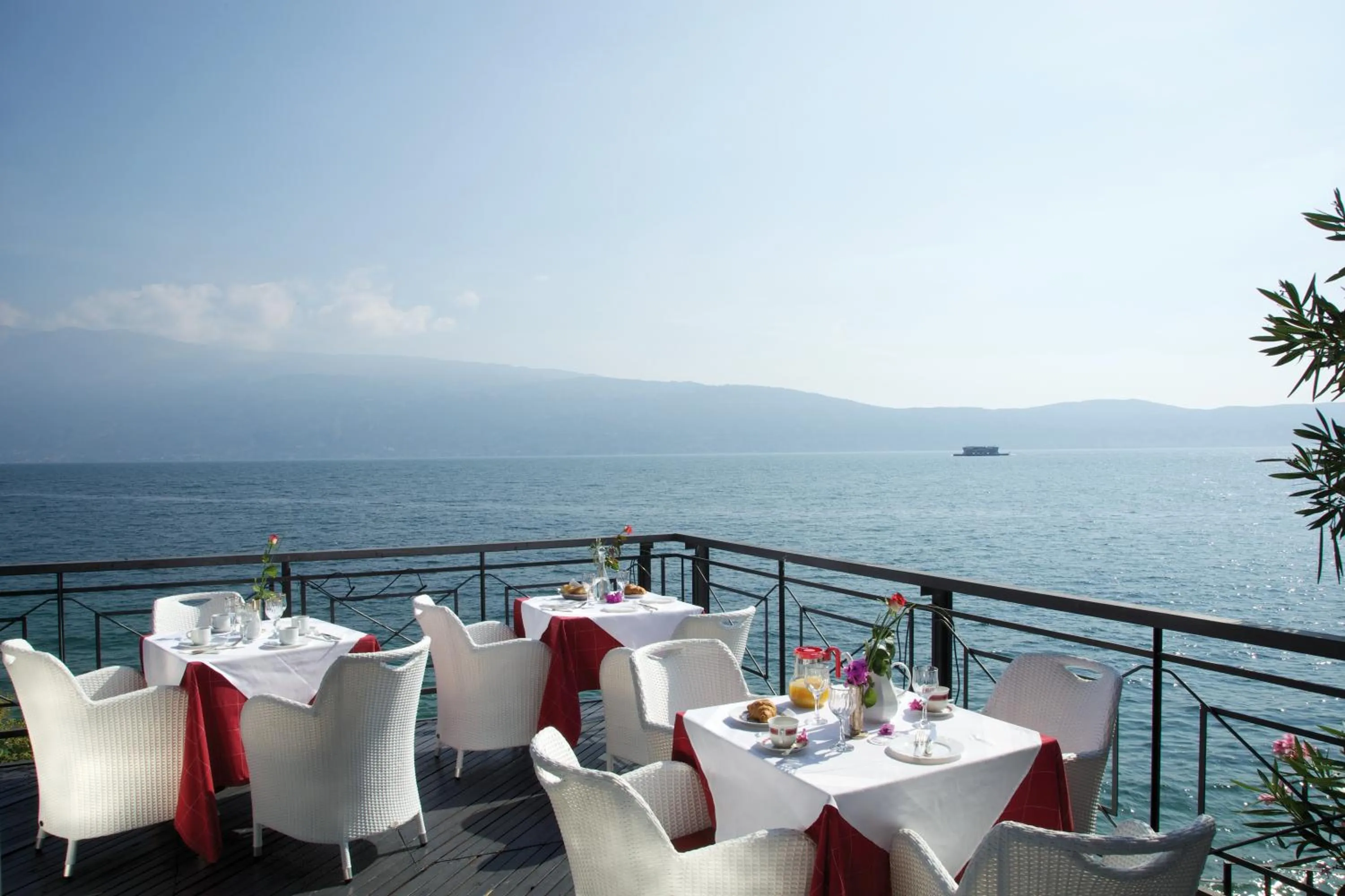 Buffet breakfast in Villa Cappellina