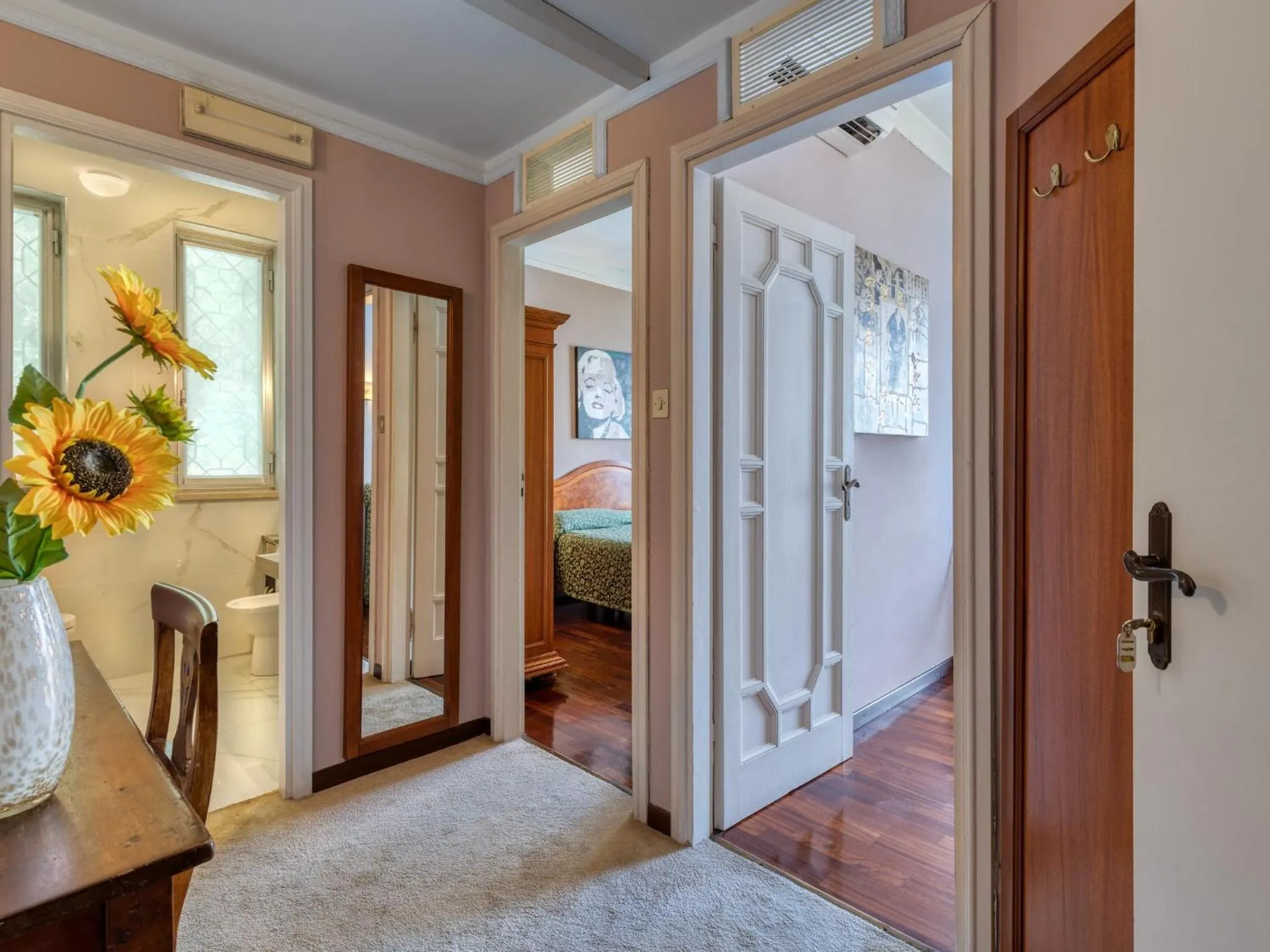 Photo of the whole room, Bed in Villa Cappellina