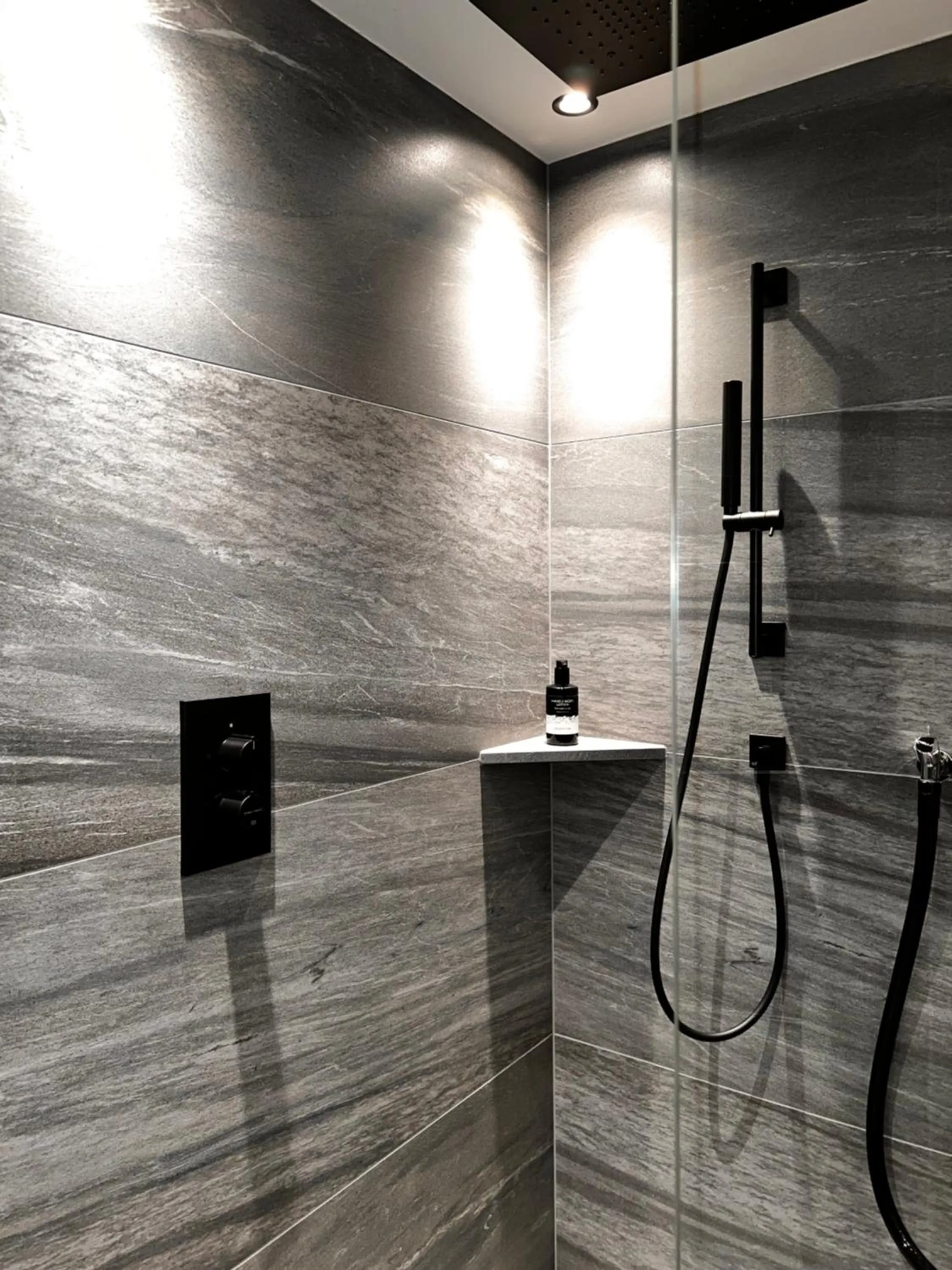 Shower in LARET private Boutique Hotel - Adults only