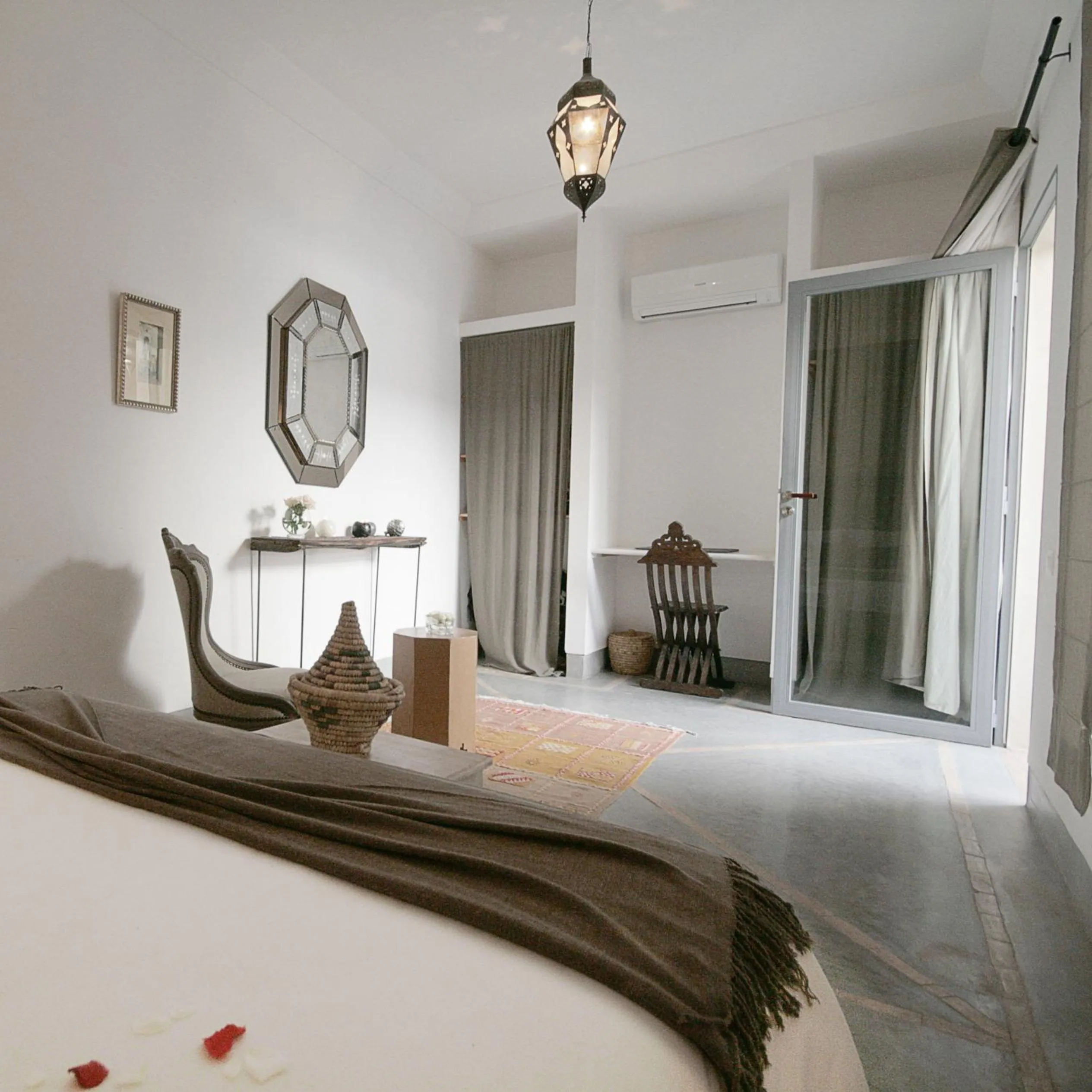 Photo of the whole room, Bed in Riad Dar More