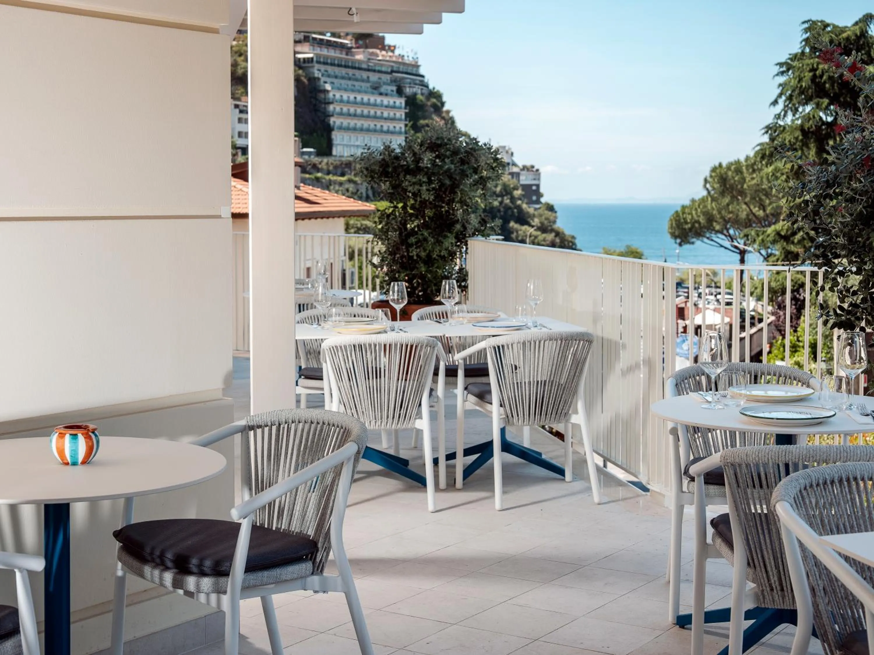 Restaurant/places to eat in Hotel Tirrenia