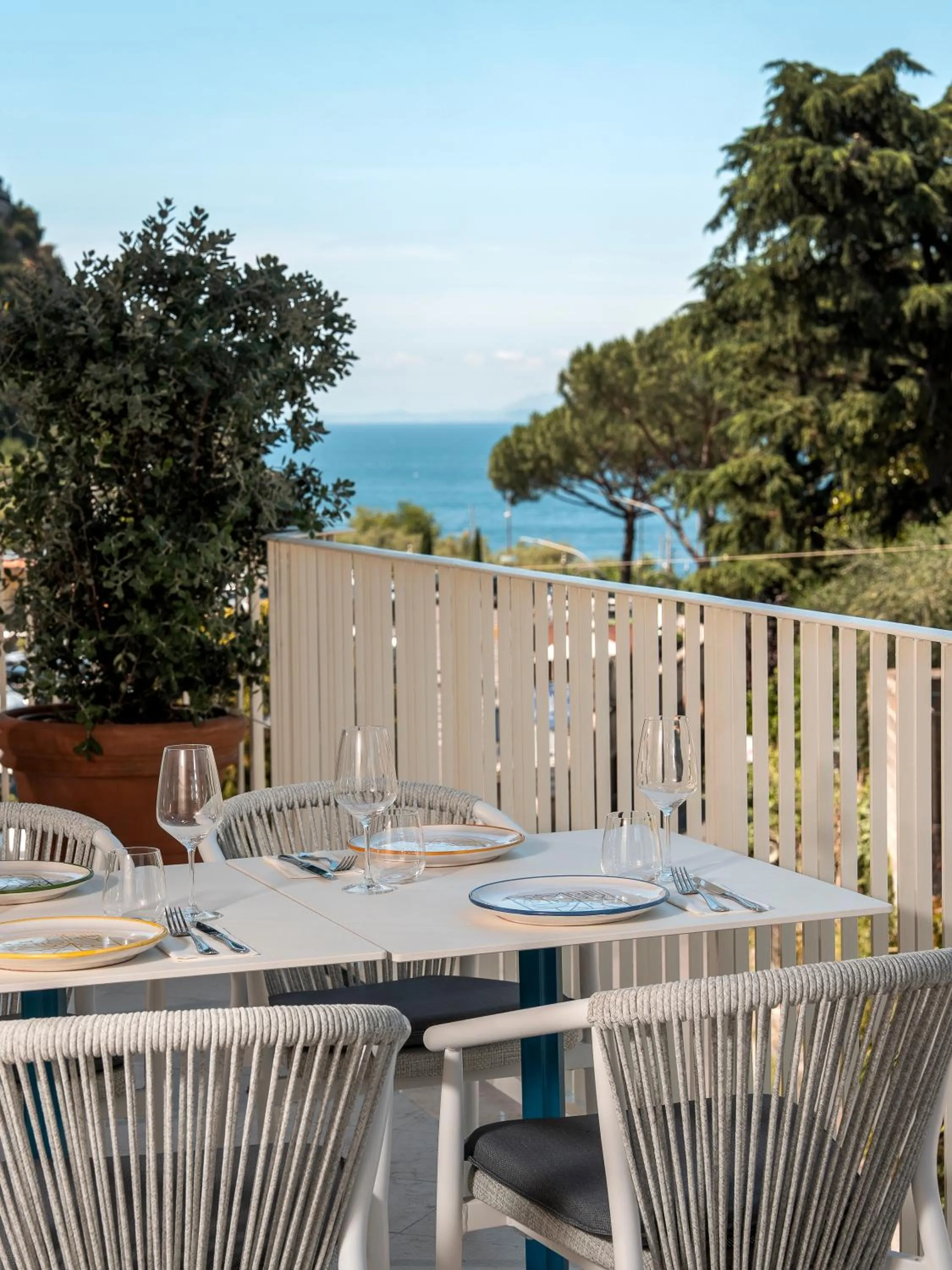 Restaurant/places to eat in Hotel Tirrenia