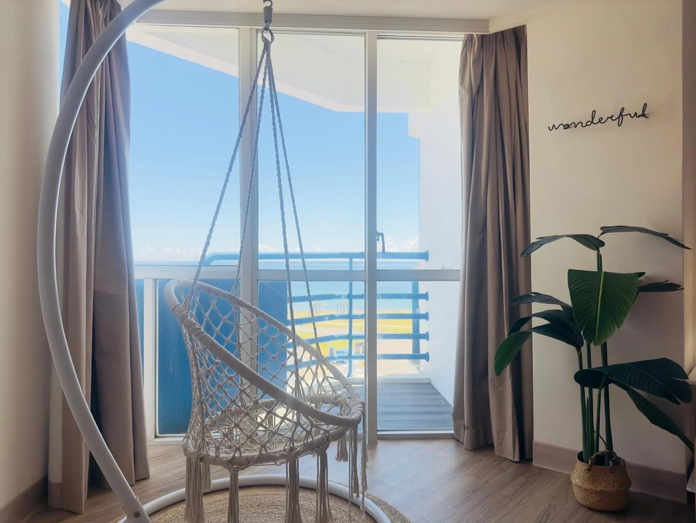 Natural landscape in CT Green Bay Hot-Spring Hotel