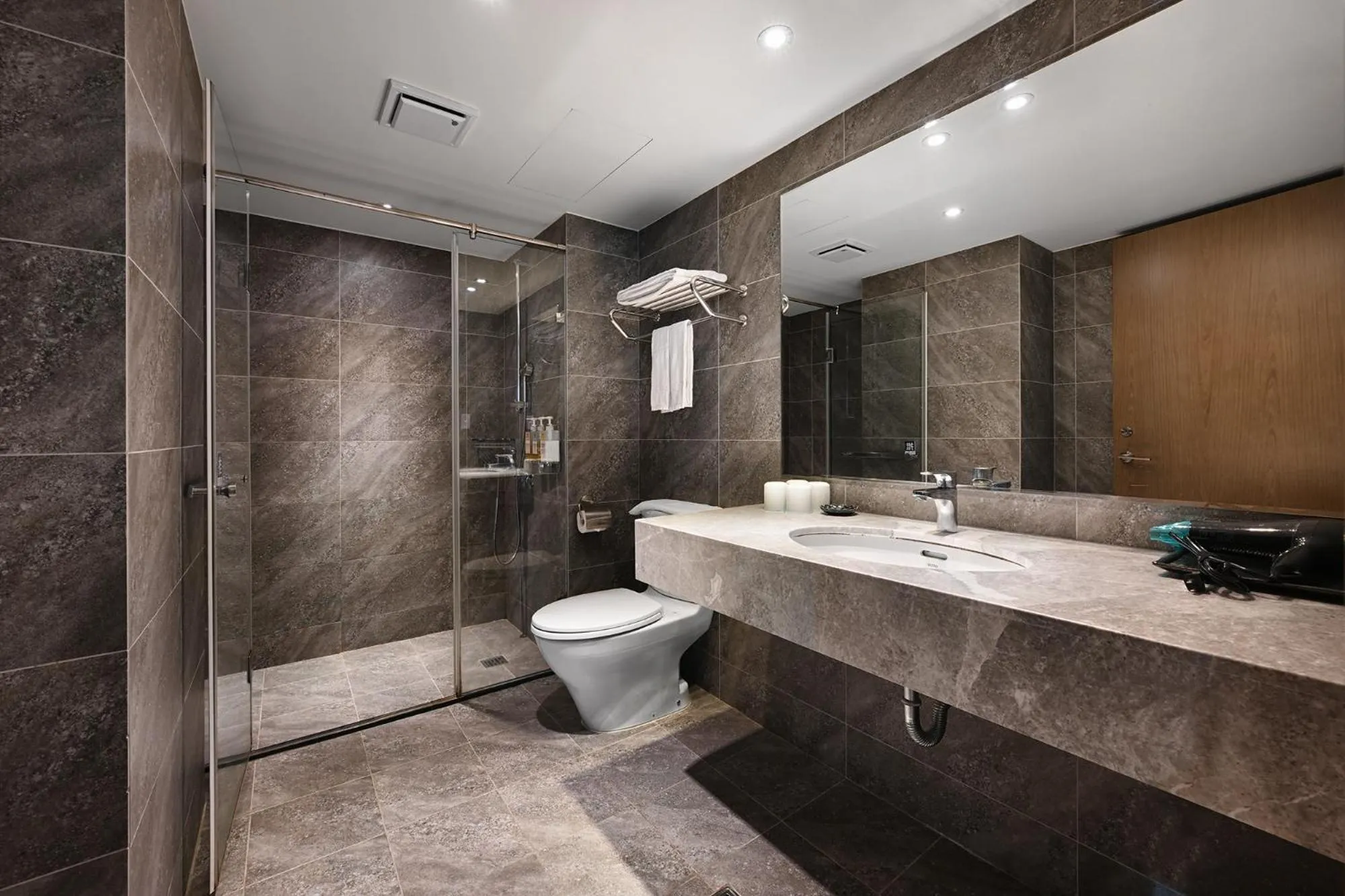 Shower in CT Green Bay Hot-Spring Hotel