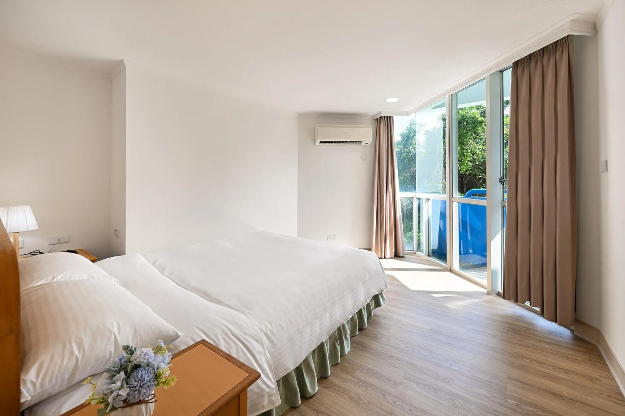 Bed in CT Green Bay Hot-Spring Hotel