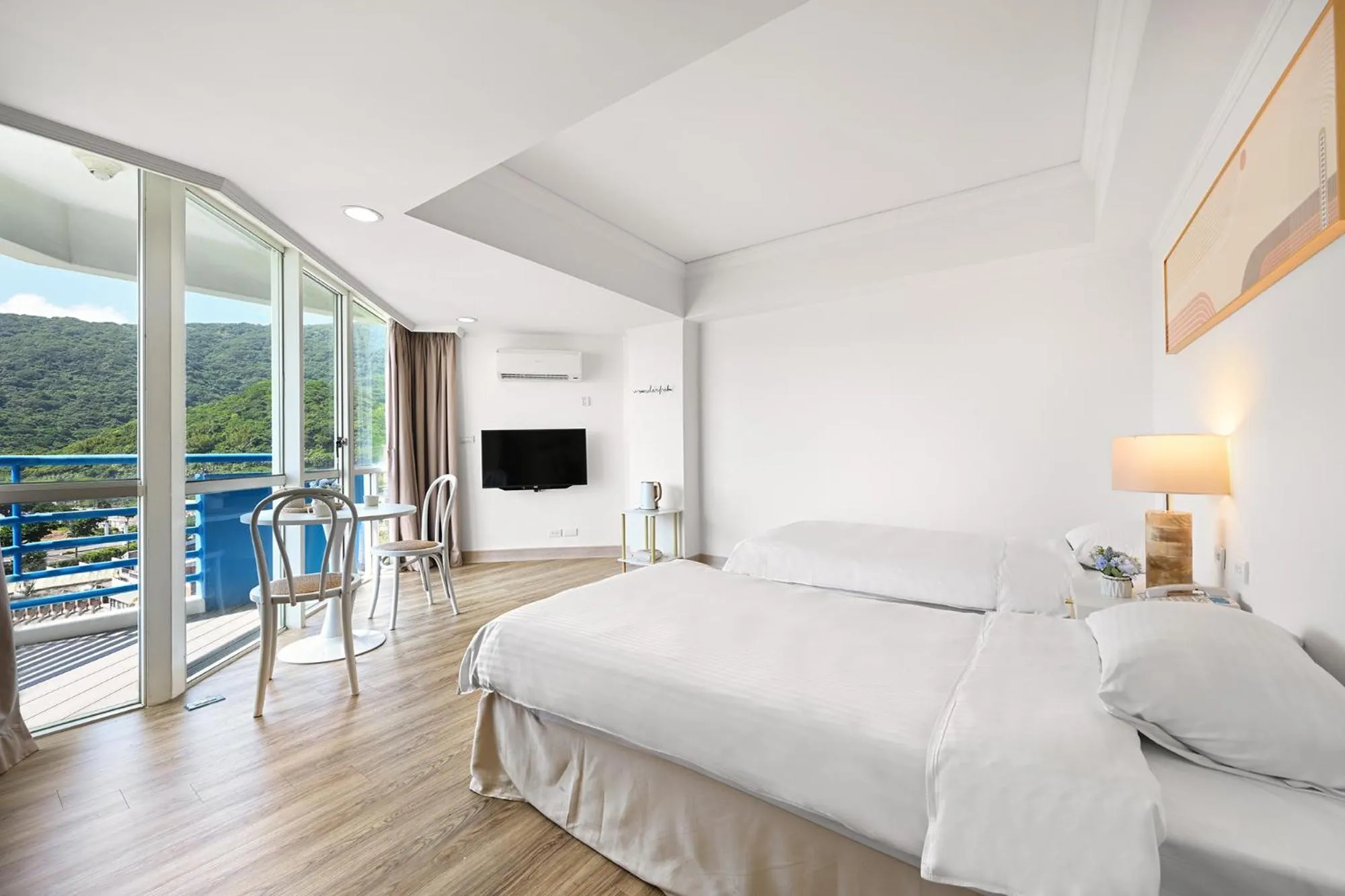 Bed in CT Green Bay Hot-Spring Hotel