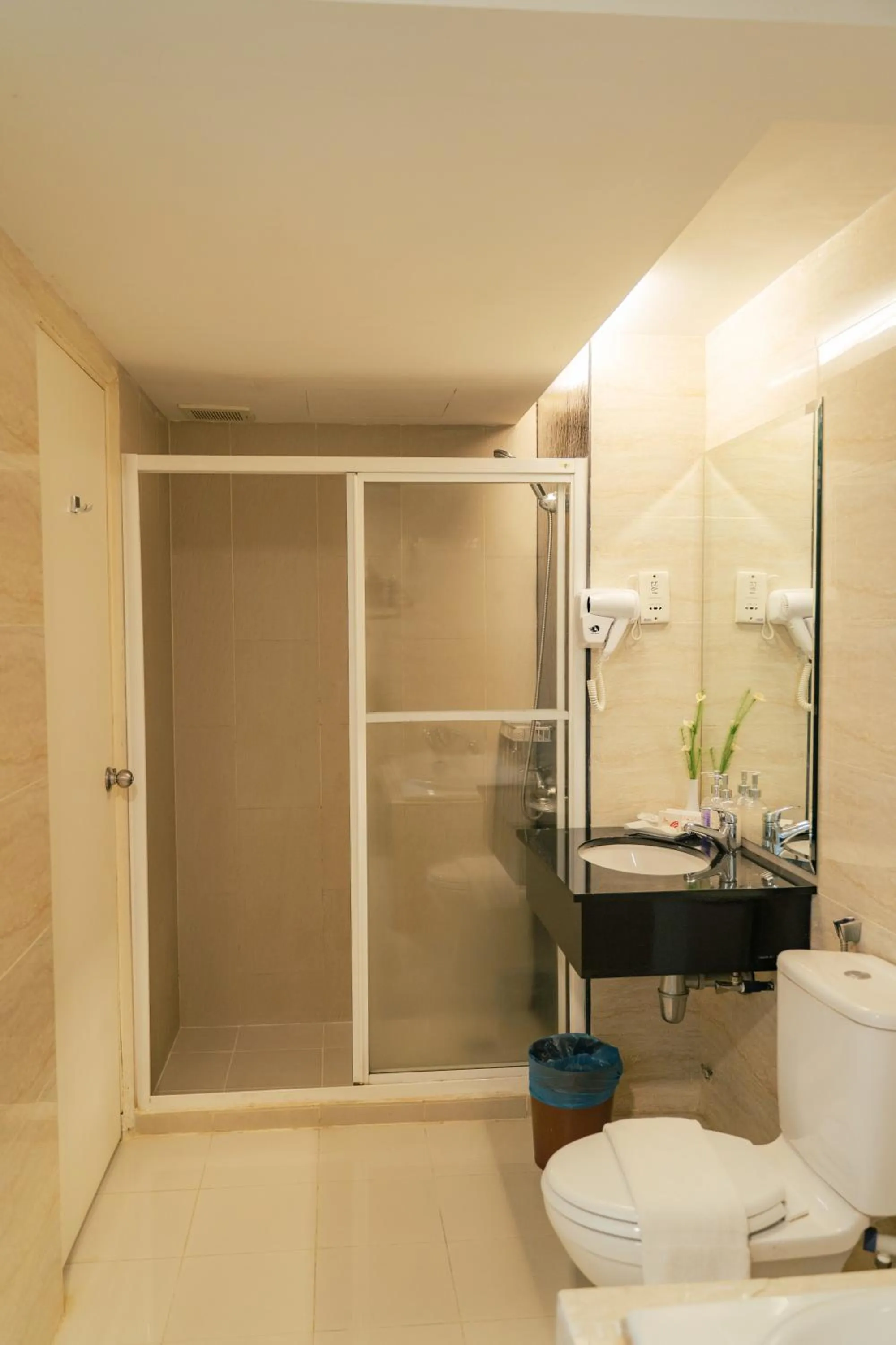 Shower in Hotel Sentral Riverview Melaka