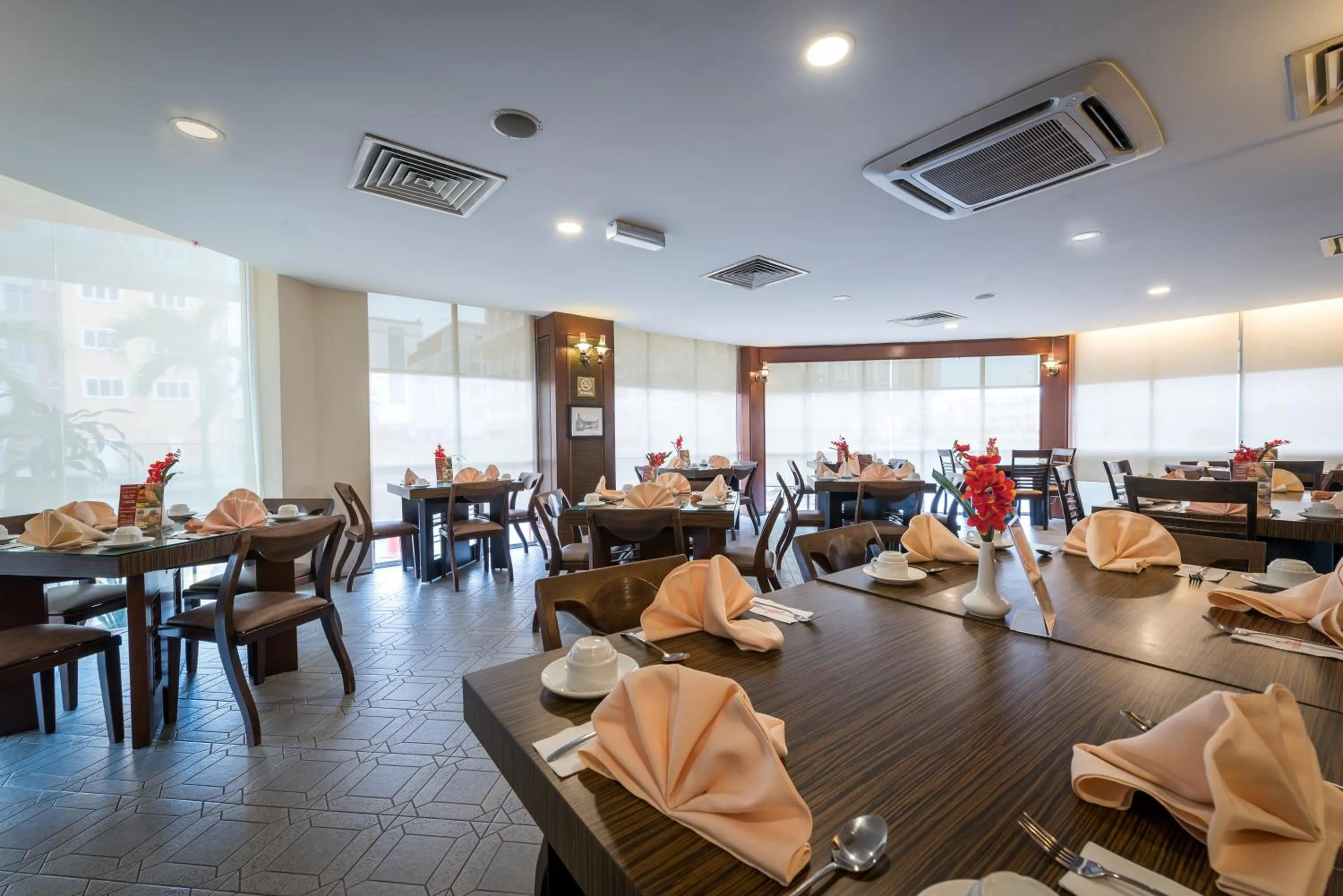 Restaurant/places to eat in Hotel Sentral Riverview Melaka