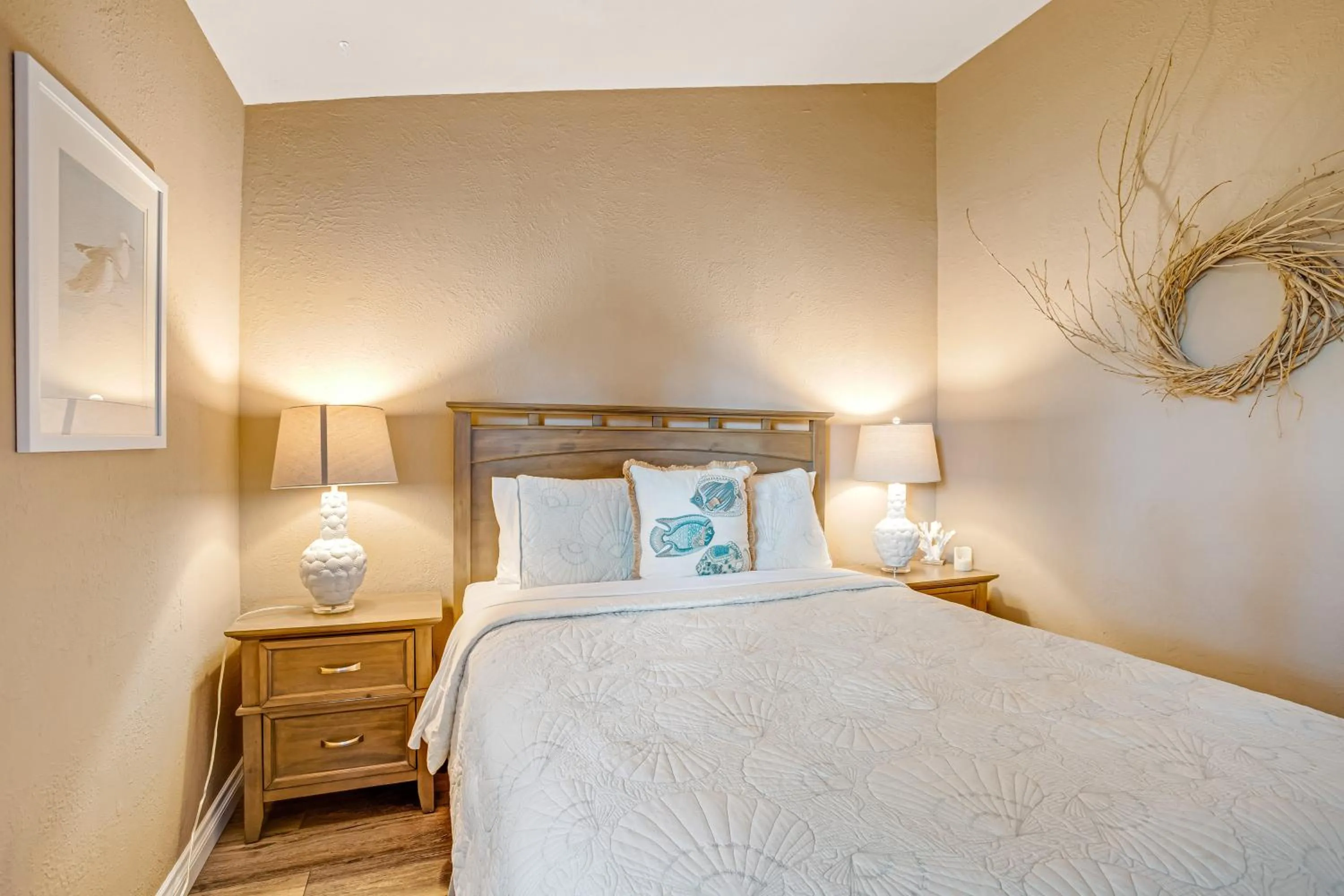 Bed in WindWard Dream Vacation Home