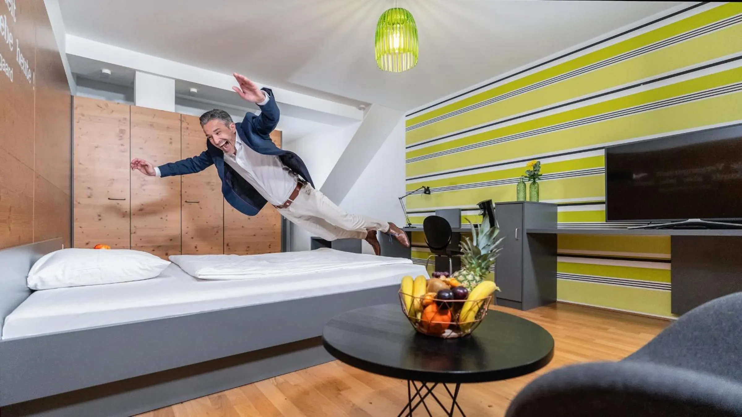 Standard Double Room in Hotel CampusZwei Komfortable Doppelzimmer & Apartments mit Küche Zentral in Ludwigsburg ideal für Business & Langzeitaufenthalte optional mit Frühstück