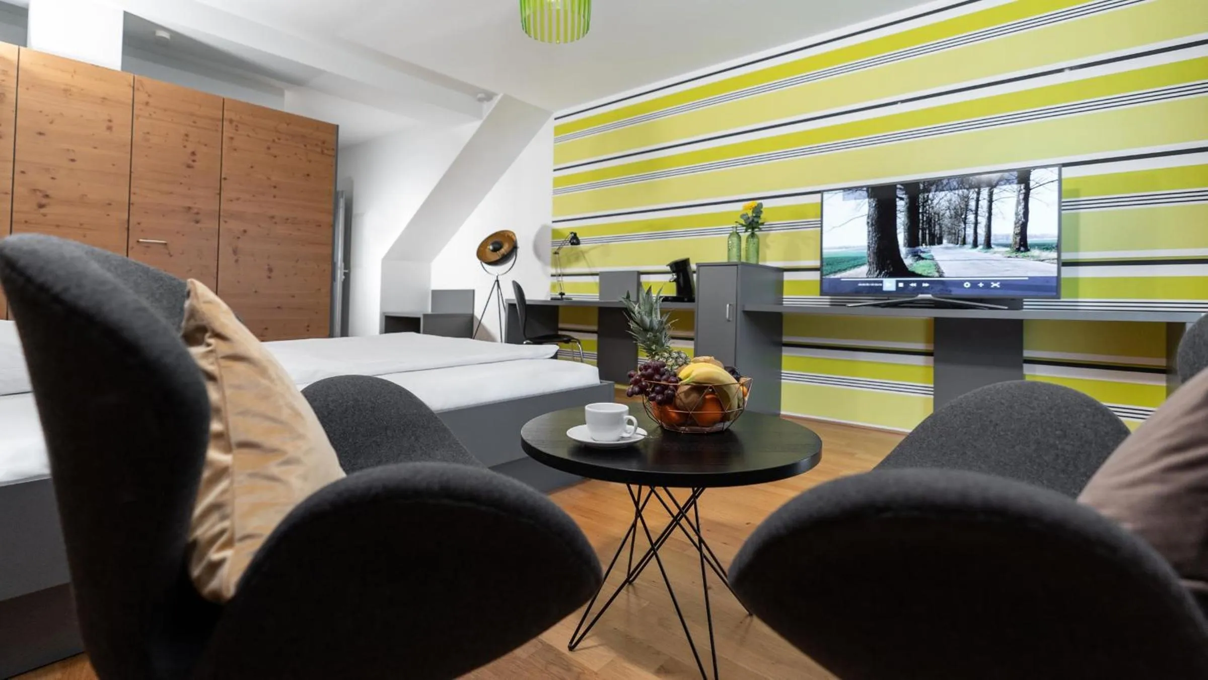 Hotel CampusZwei Komfortable Doppelzimmer & Apartments mit Küche Zentral in Ludwigsburg ideal für Business & Langzeitaufenthalte optional mit Frühstück