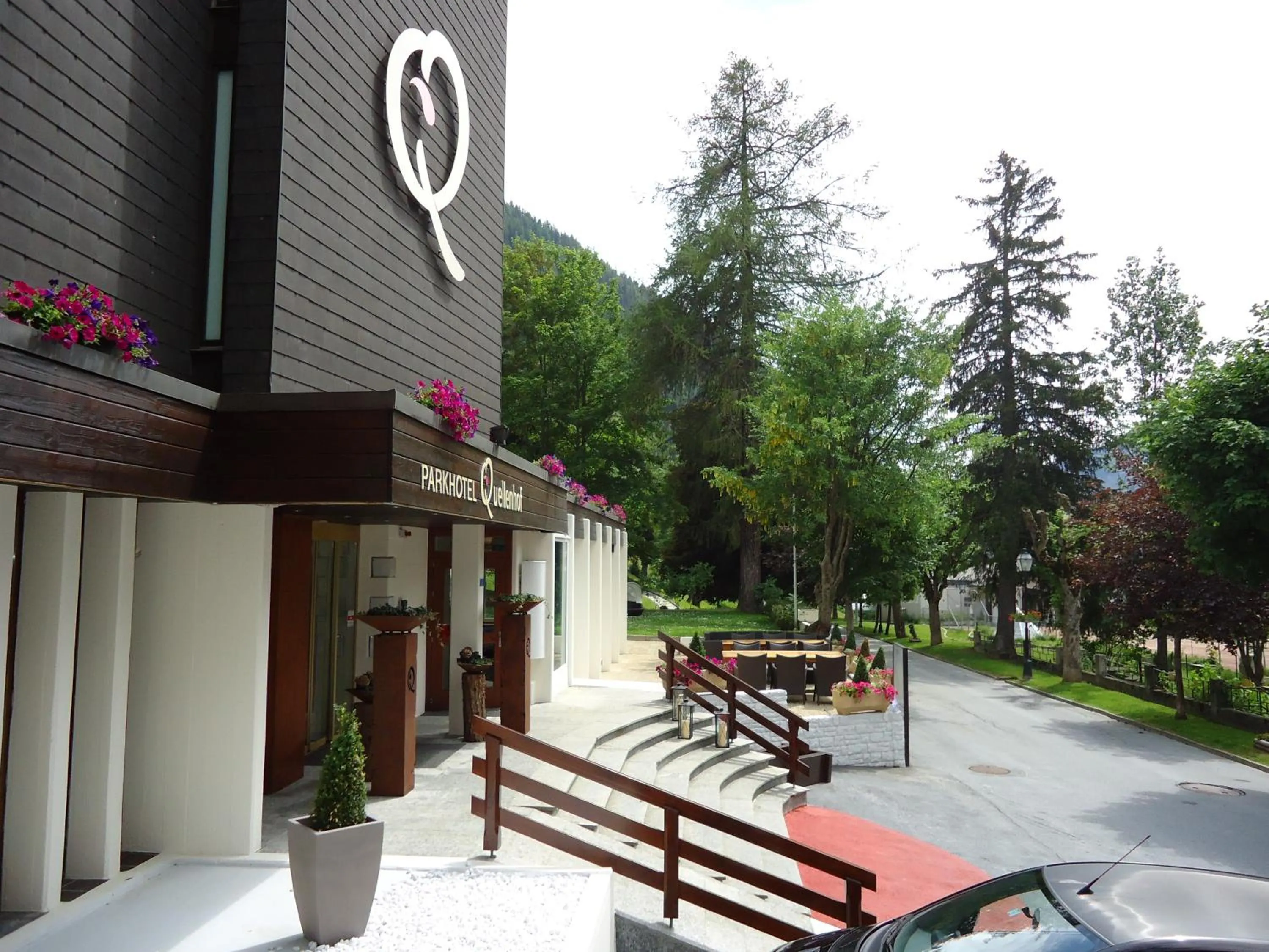 Facade/entrance in Hotel Quellenhof Leukerbad