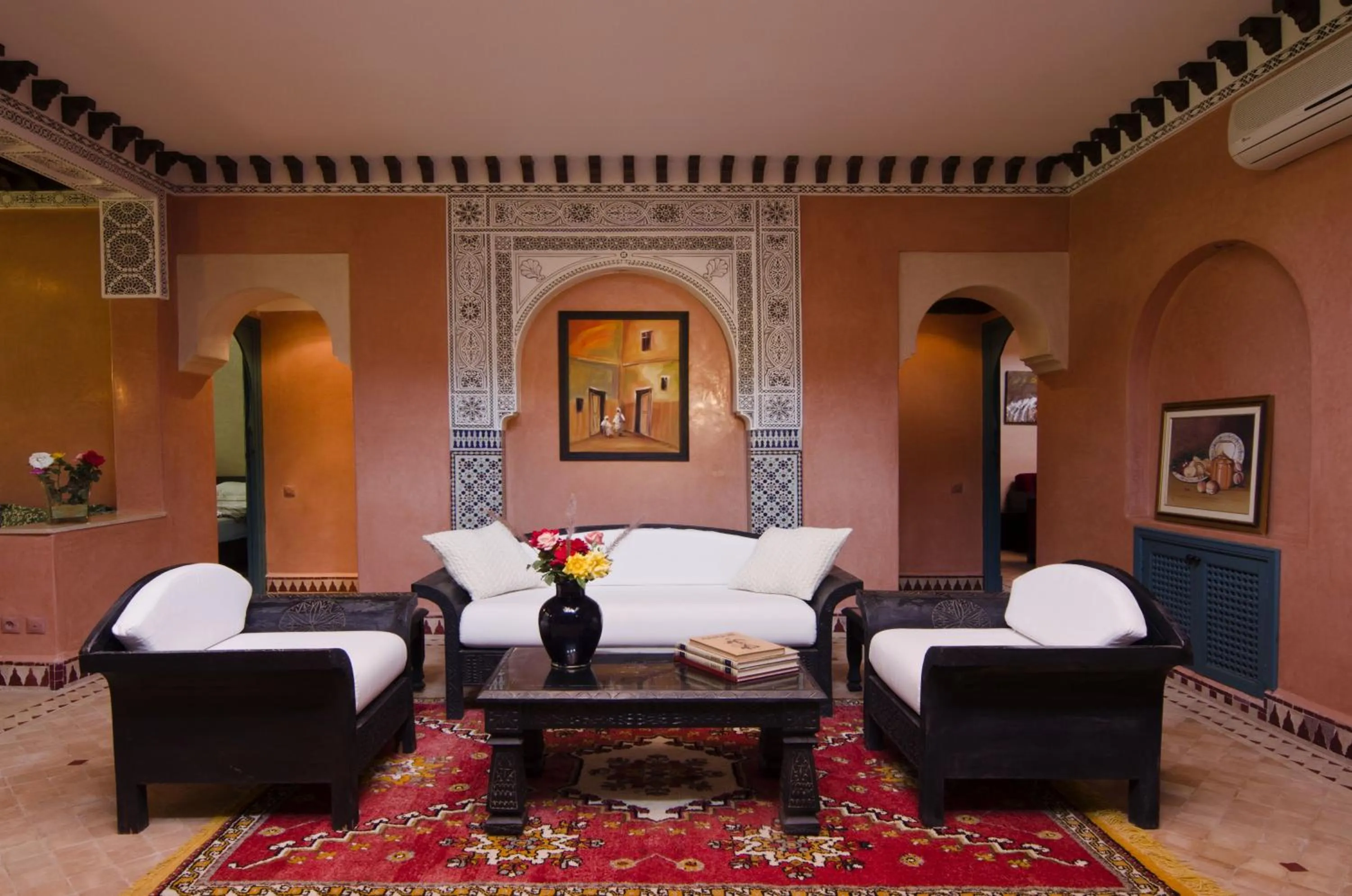 Communal lounge/ TV room, Bed in Palais Riad Berbère
