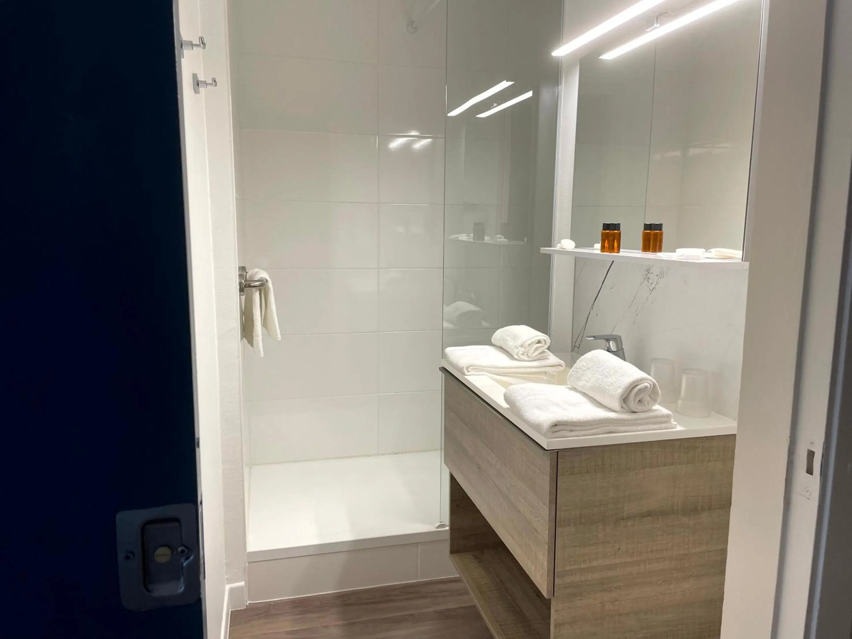 Shower in Grand Hotel