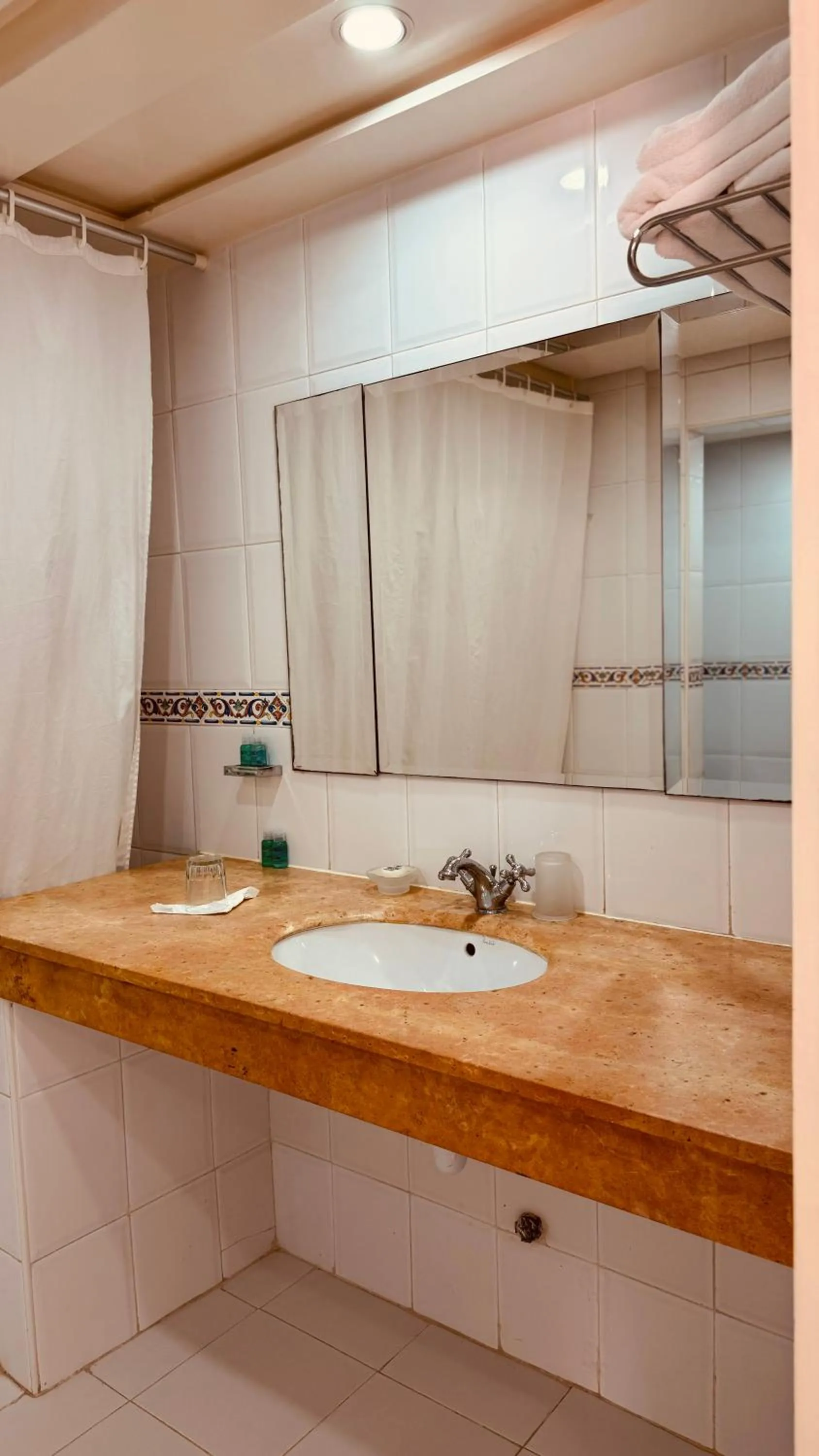 Shower in Hotel Idou Tiznit