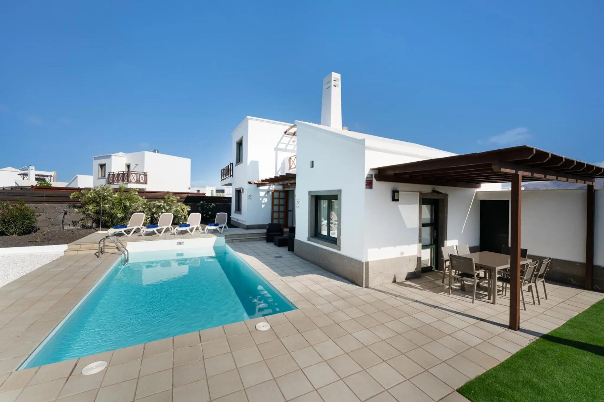 Camelot Holiday Homes by LIVVO