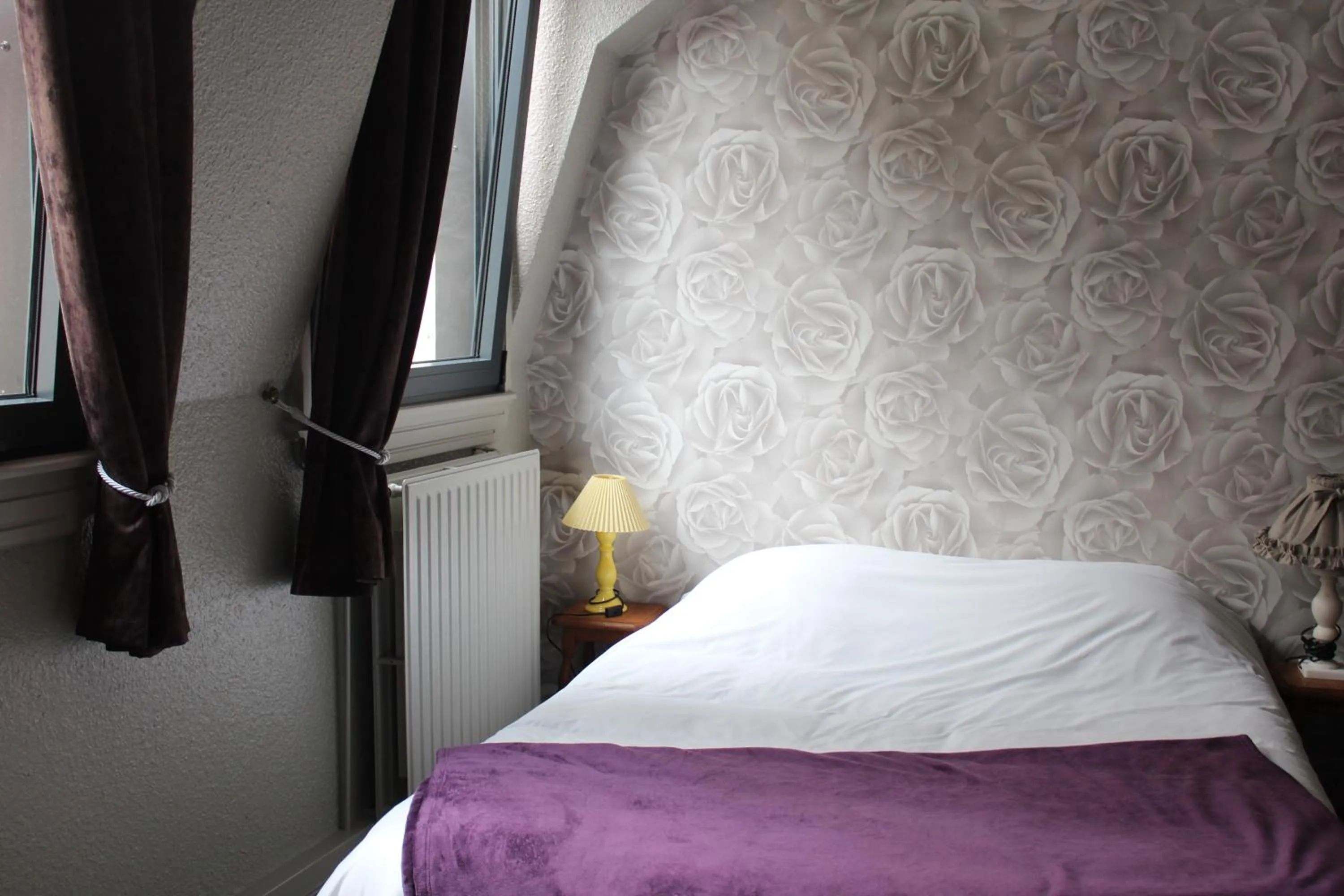 Bedroom, Bed in Hypnos Hotel