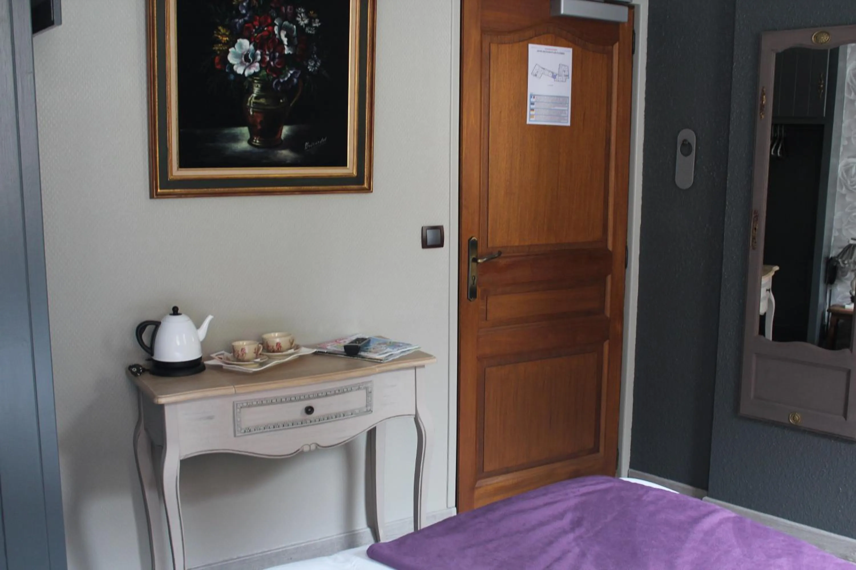 Photo of the whole room, Bed in Hypnos Hotel