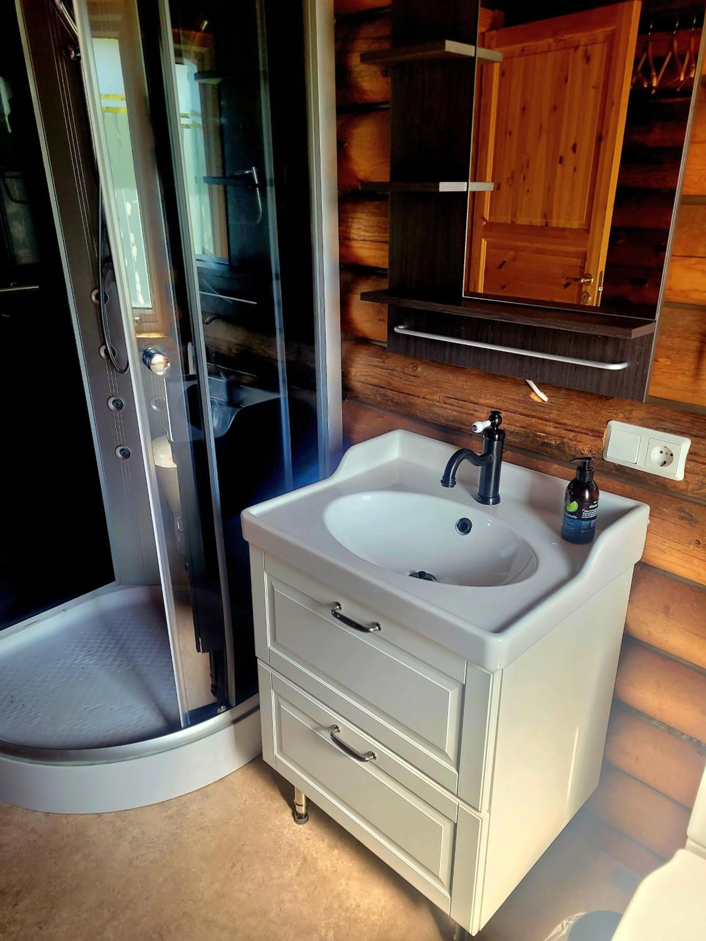 Bathroom in Akureyri Log Cottage