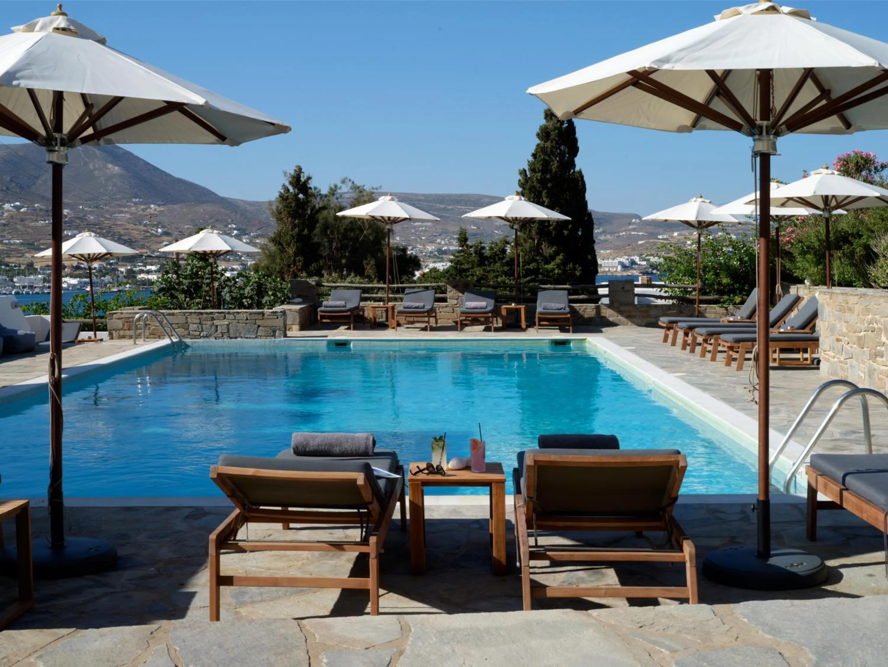Swimming pool in Akrotiri Hotel