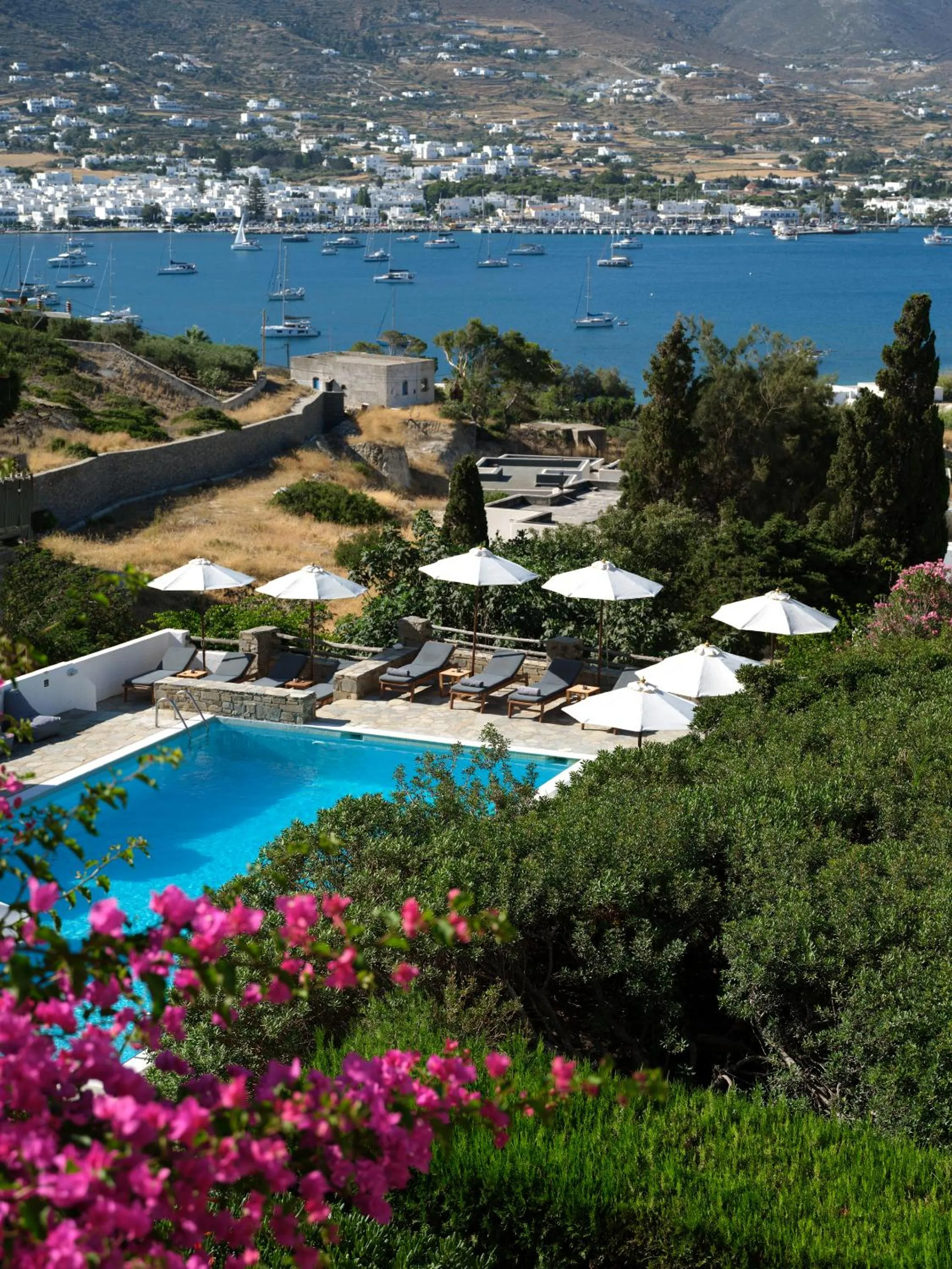 Swimming pool in Akrotiri Hotel