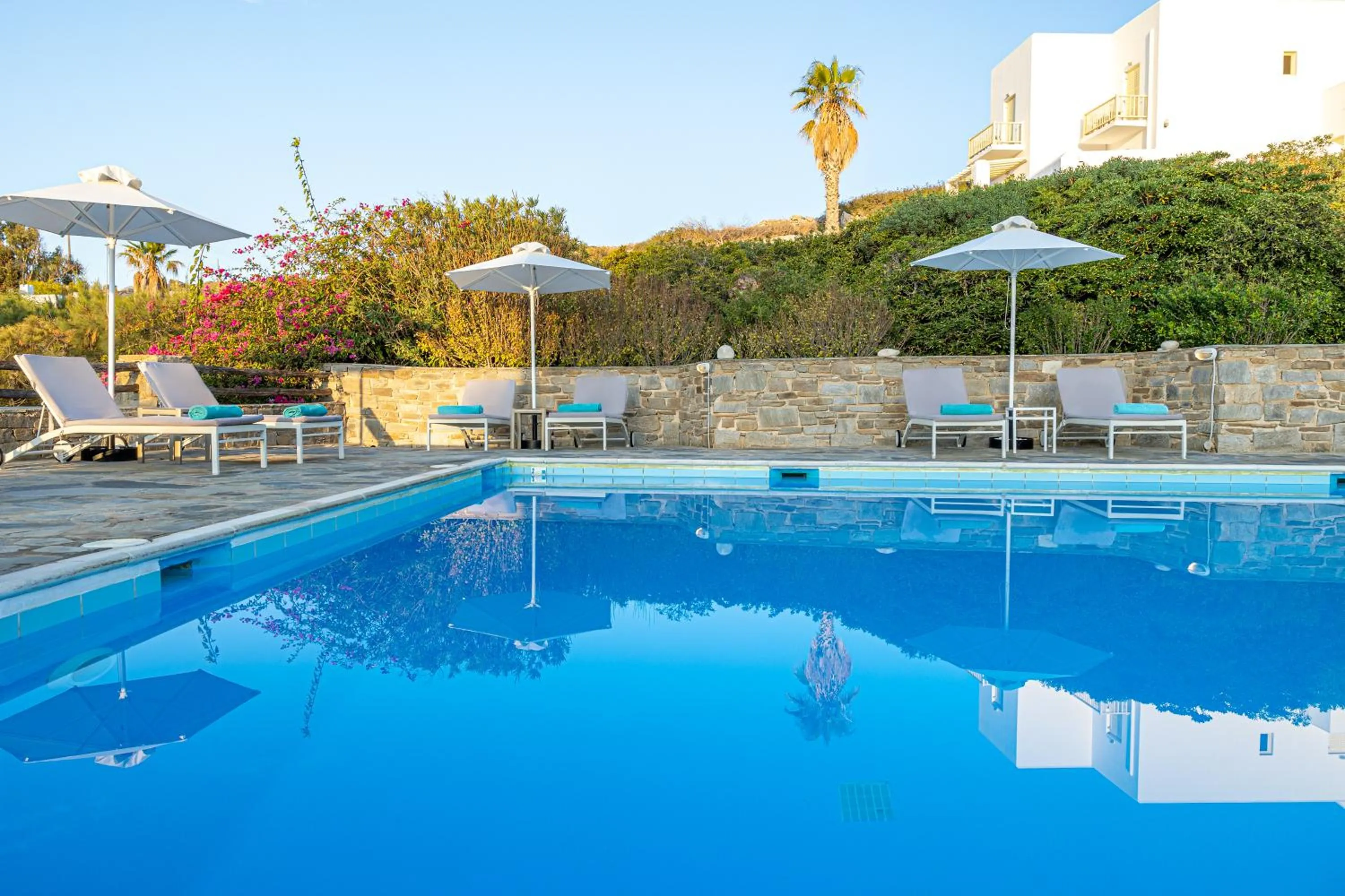 Swimming pool in Akrotiri Hotel