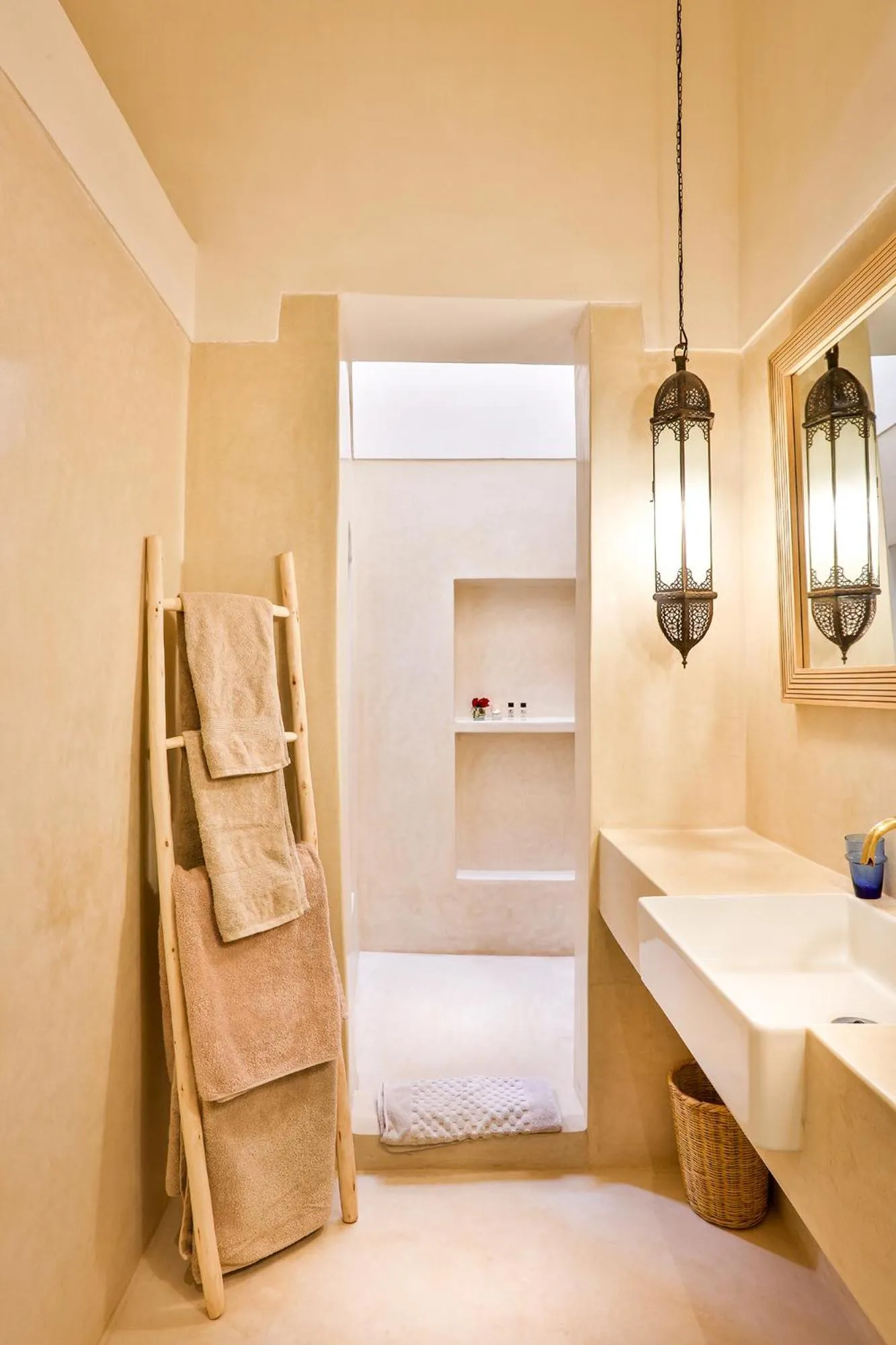 Bathroom, Bed in Hotel & Spa Dar Baraka & Karam