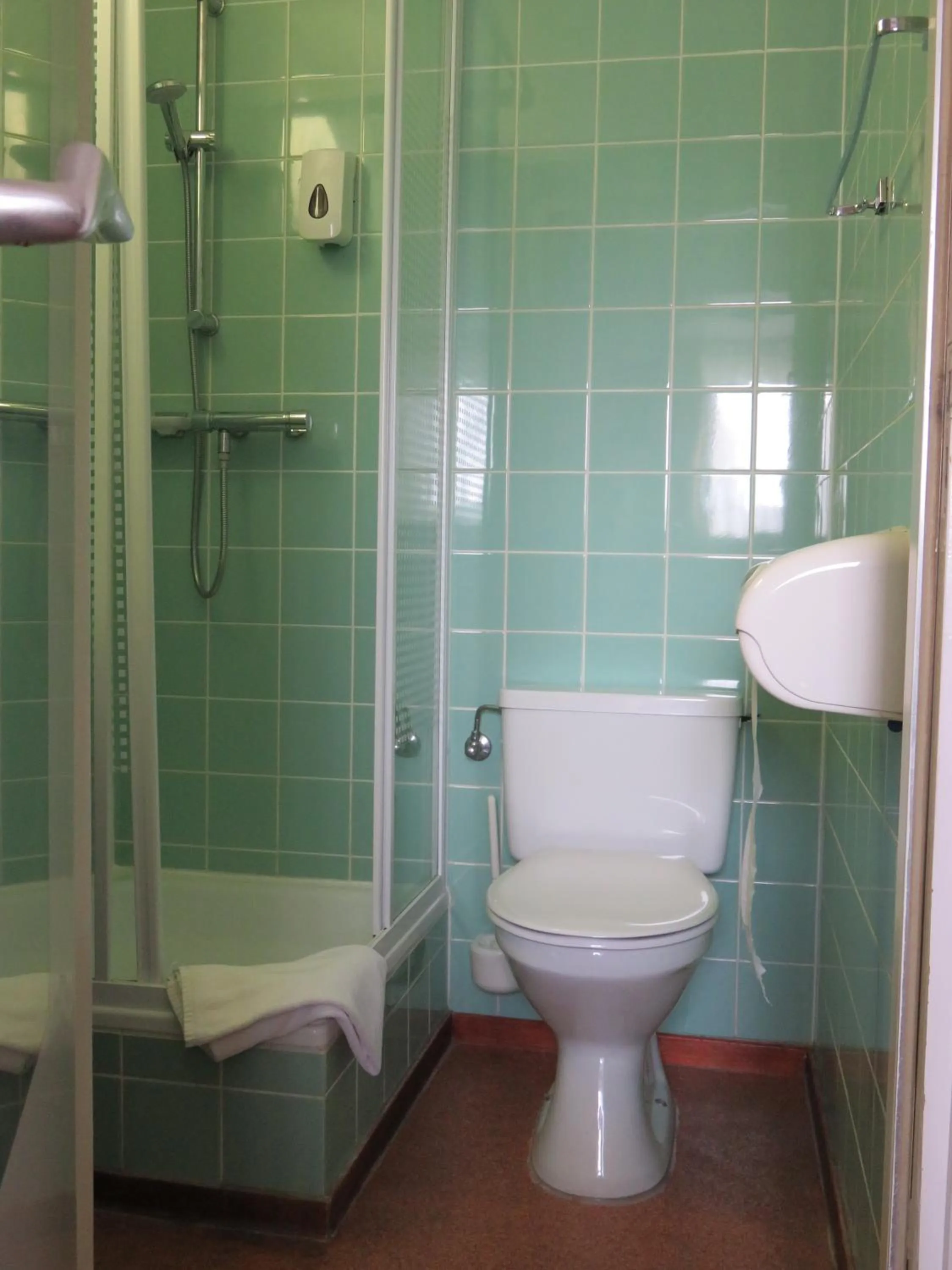 Bathroom in Hotel American