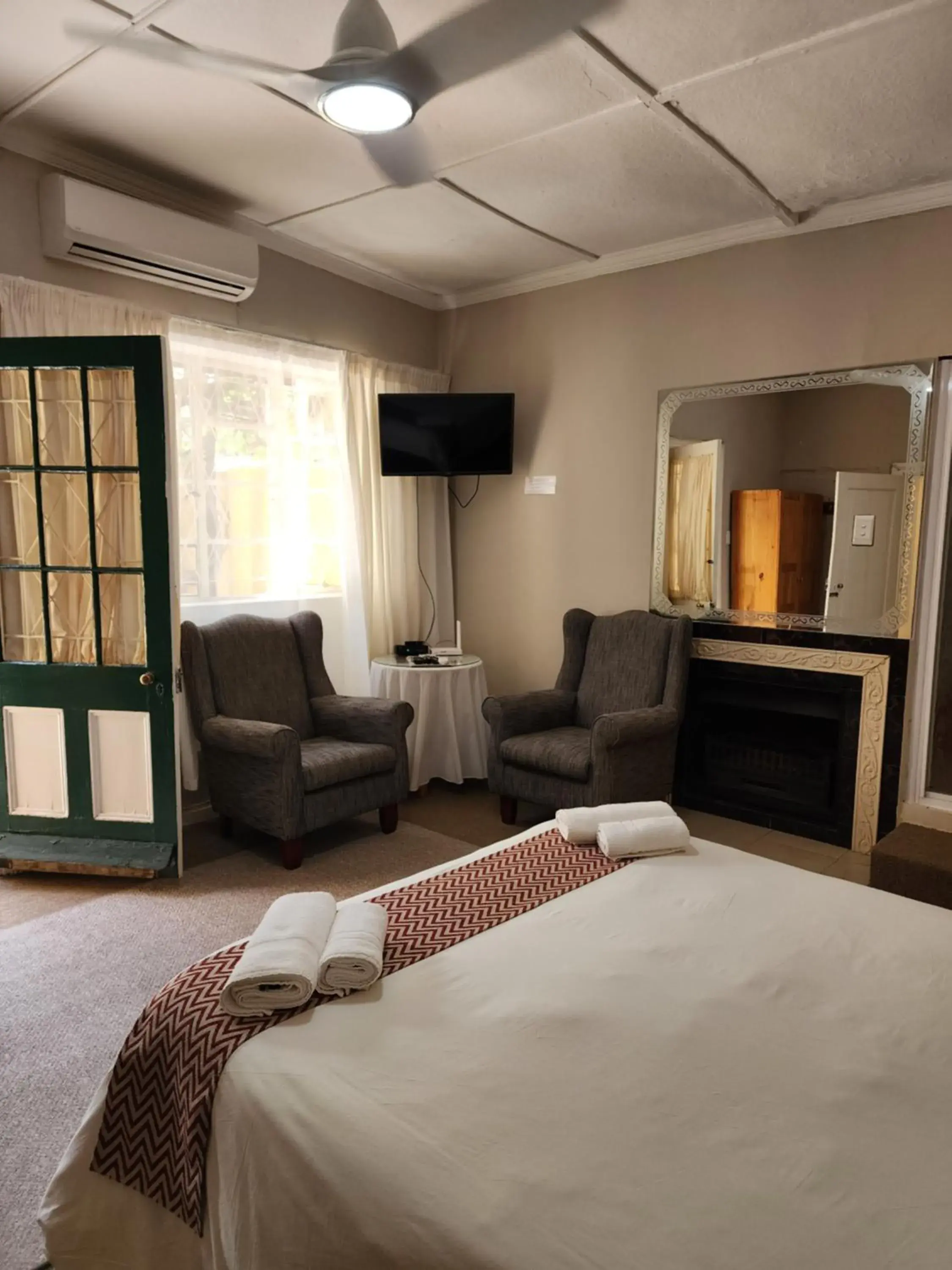 TV and multimedia, Bed in Profcon Resort TV and multimedia, Bed in Profcon Resort