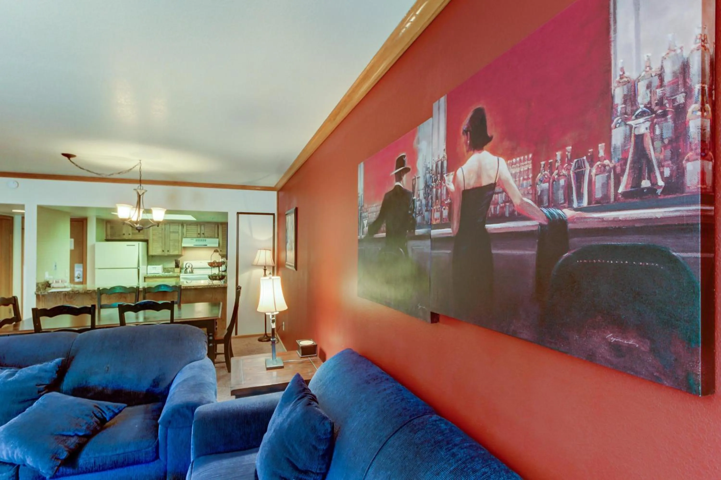 Communal lounge/ TV room in Park Station Luxury Retreat