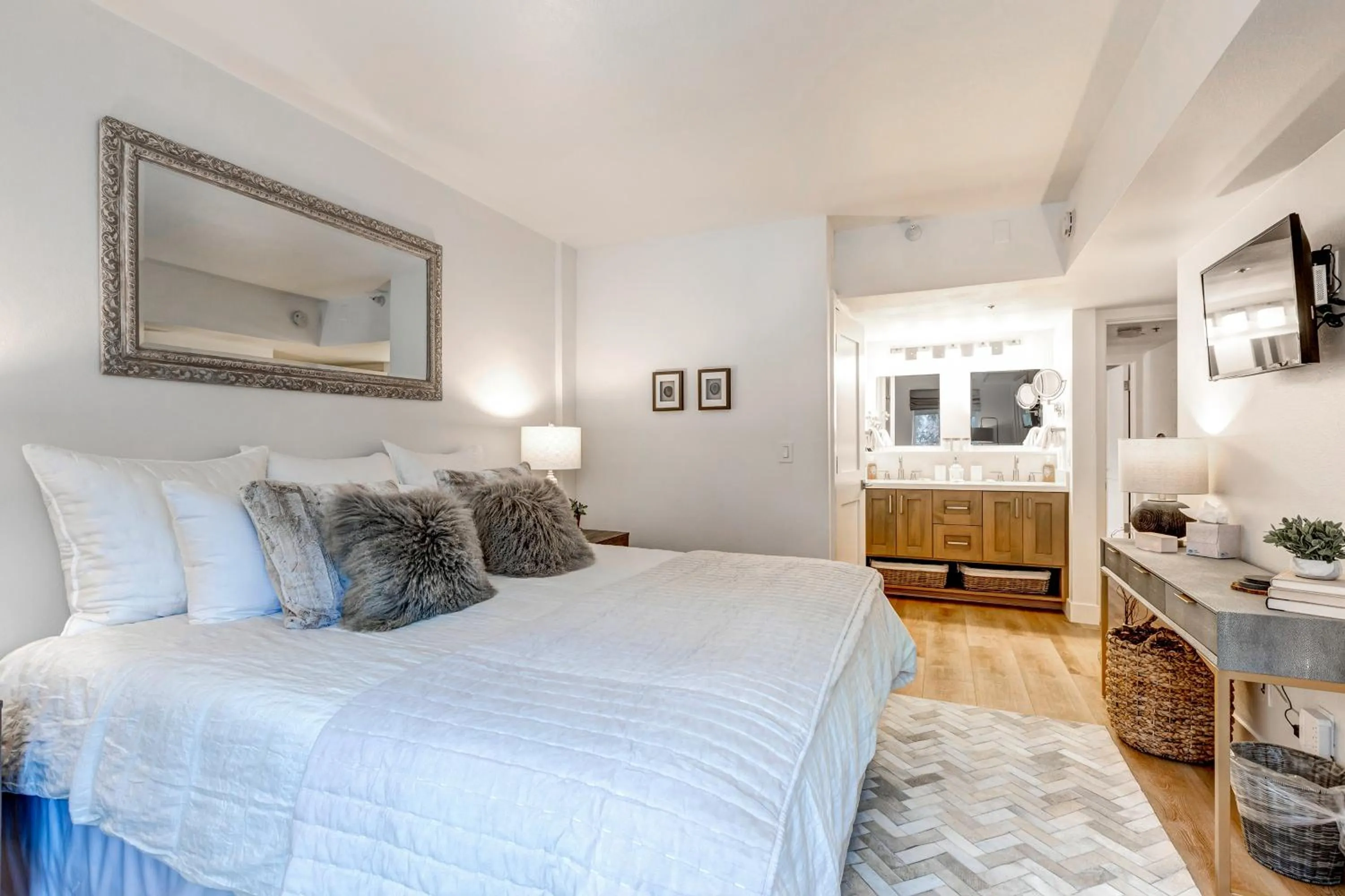 Bed in Park Station Luxury Retreat