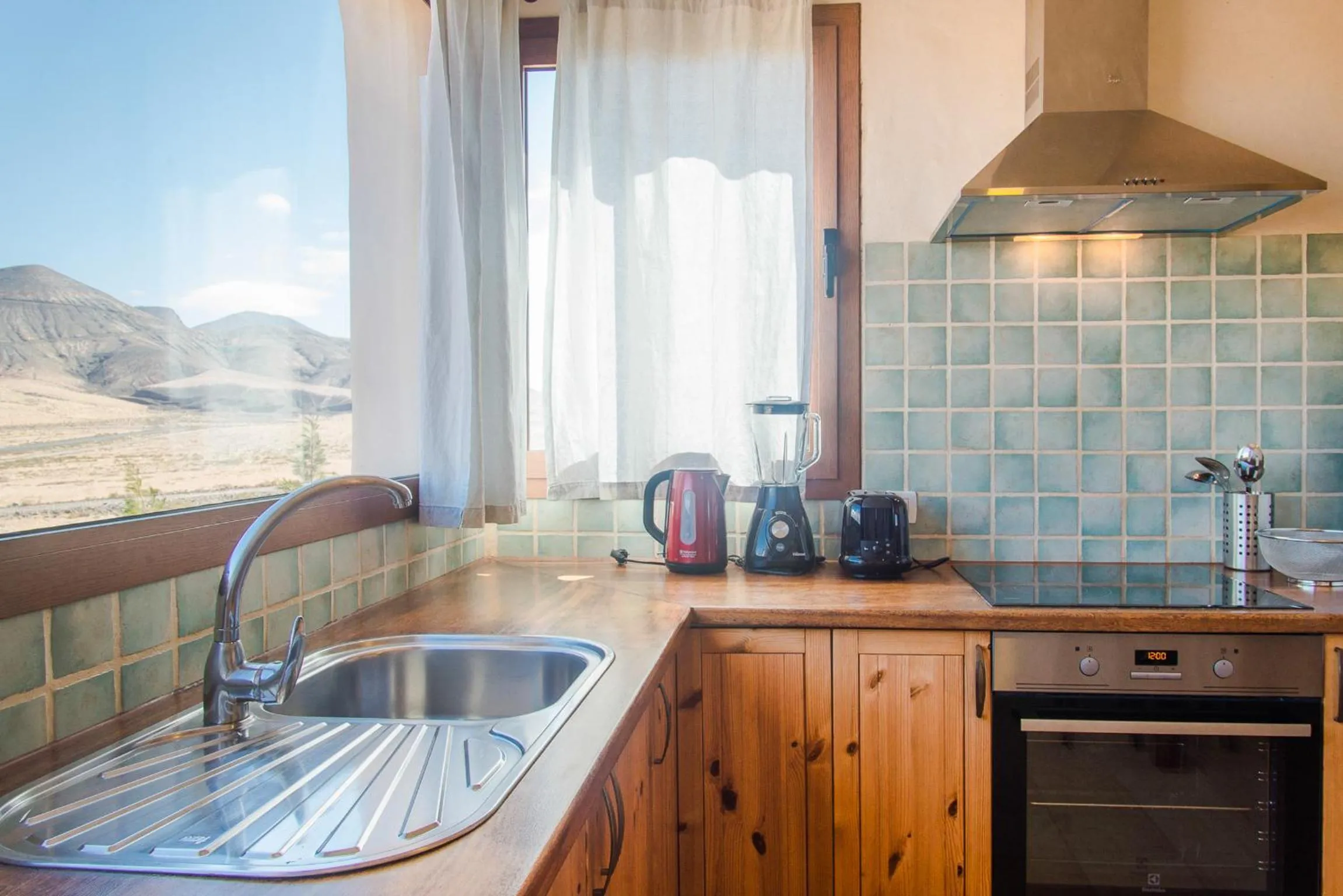 Kitchen or kitchenette in Villa Upupa