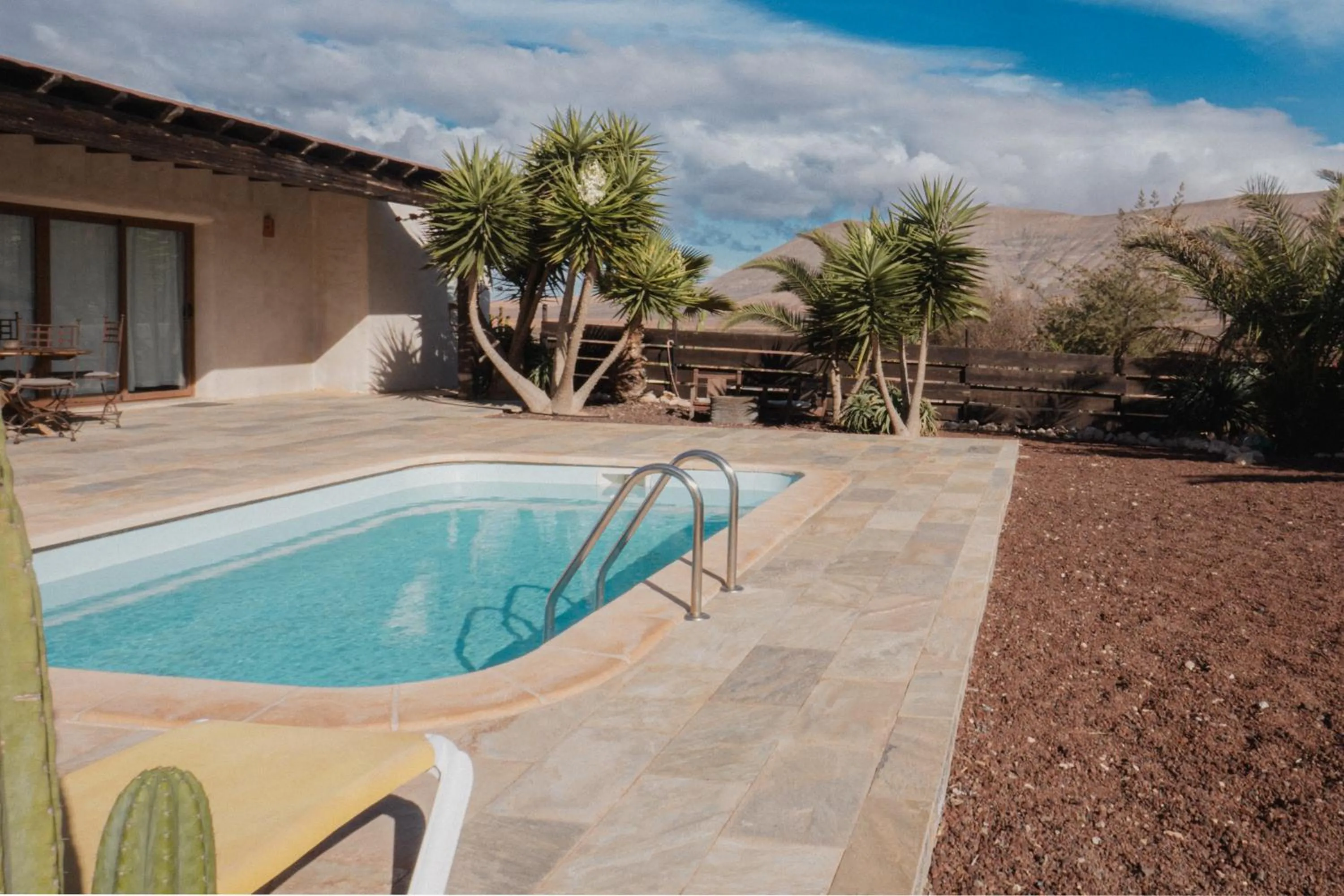 Property building in Villa Upupa