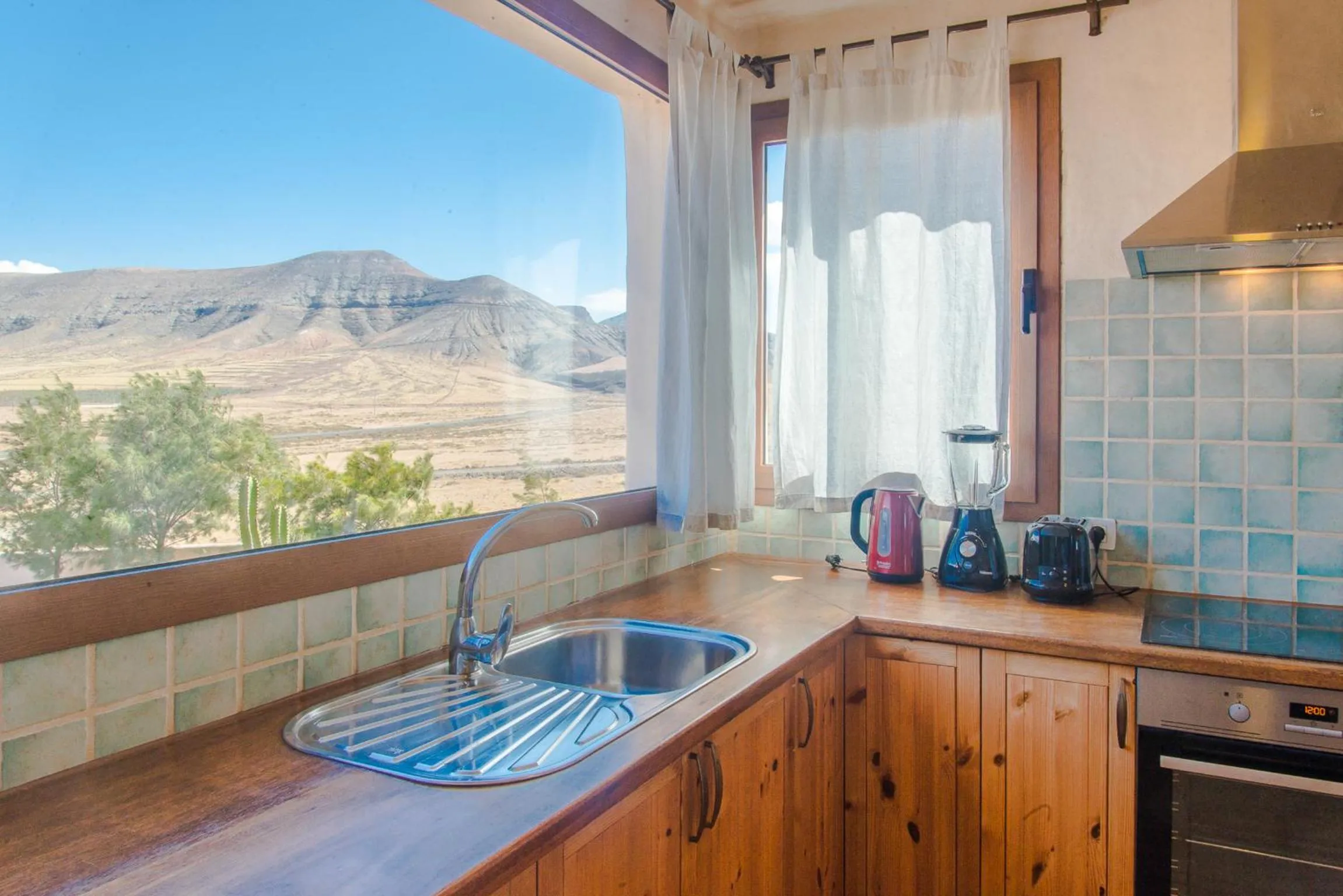 Kitchen or kitchenette in Villa Upupa