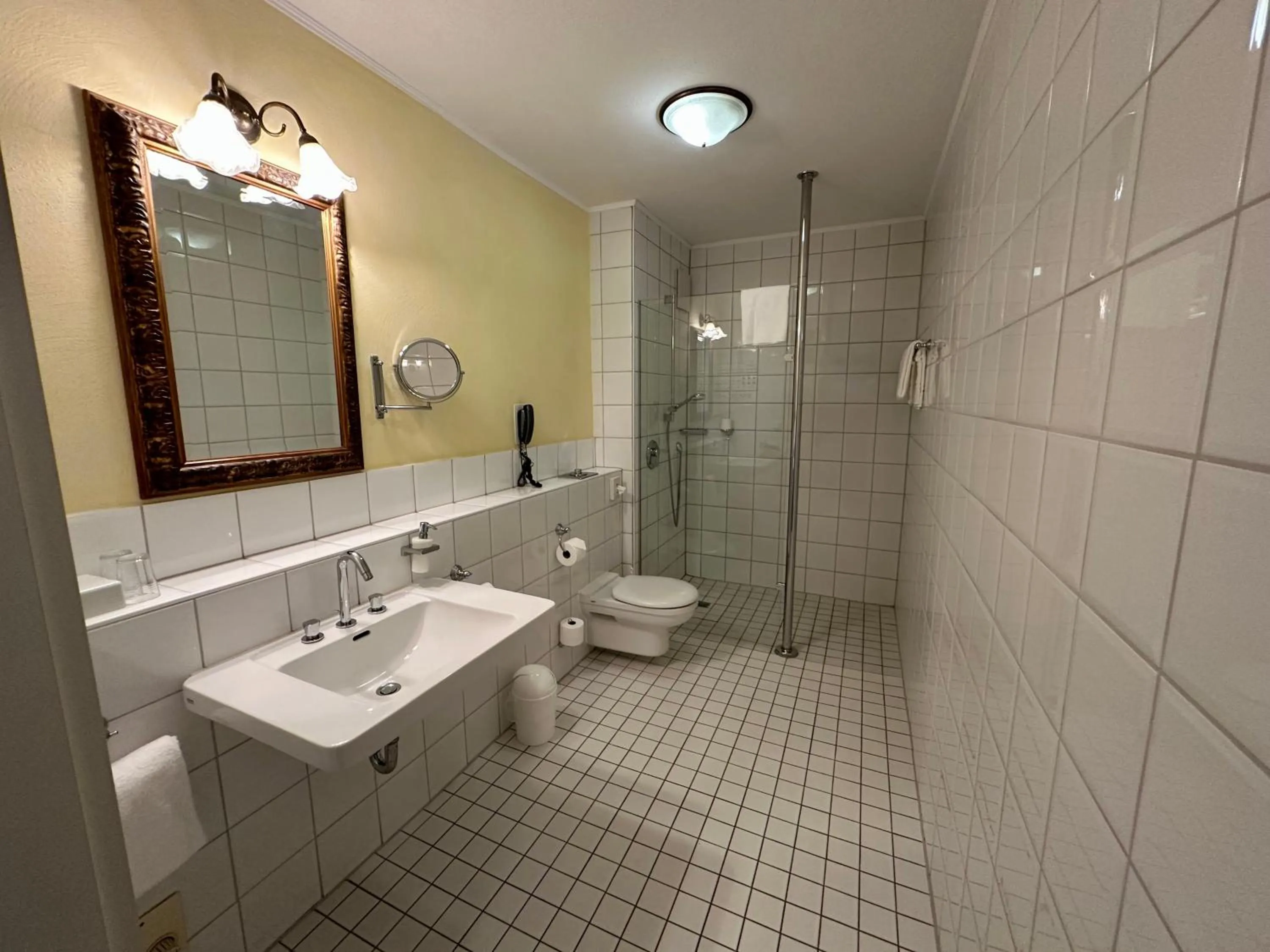 Bathroom in Hotel Landhaus Milser