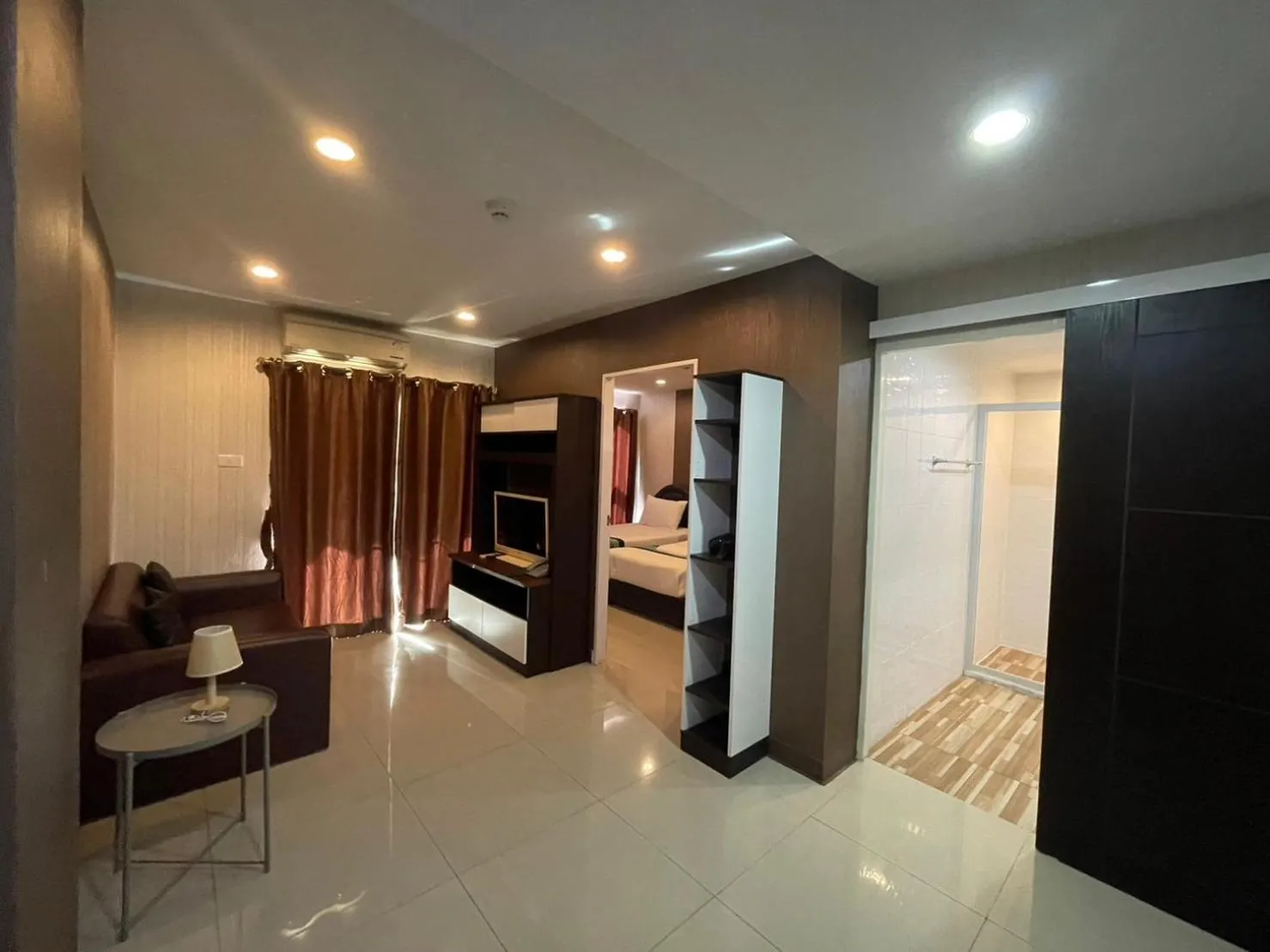 Photo of the whole room, Bed in H2DO Hotel