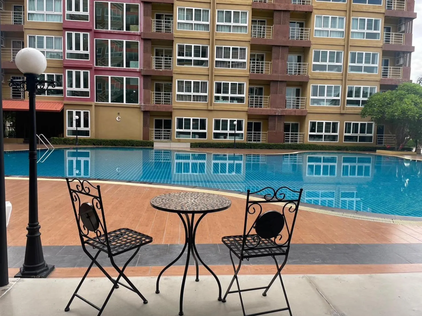 Pool view in H2DO Hotel