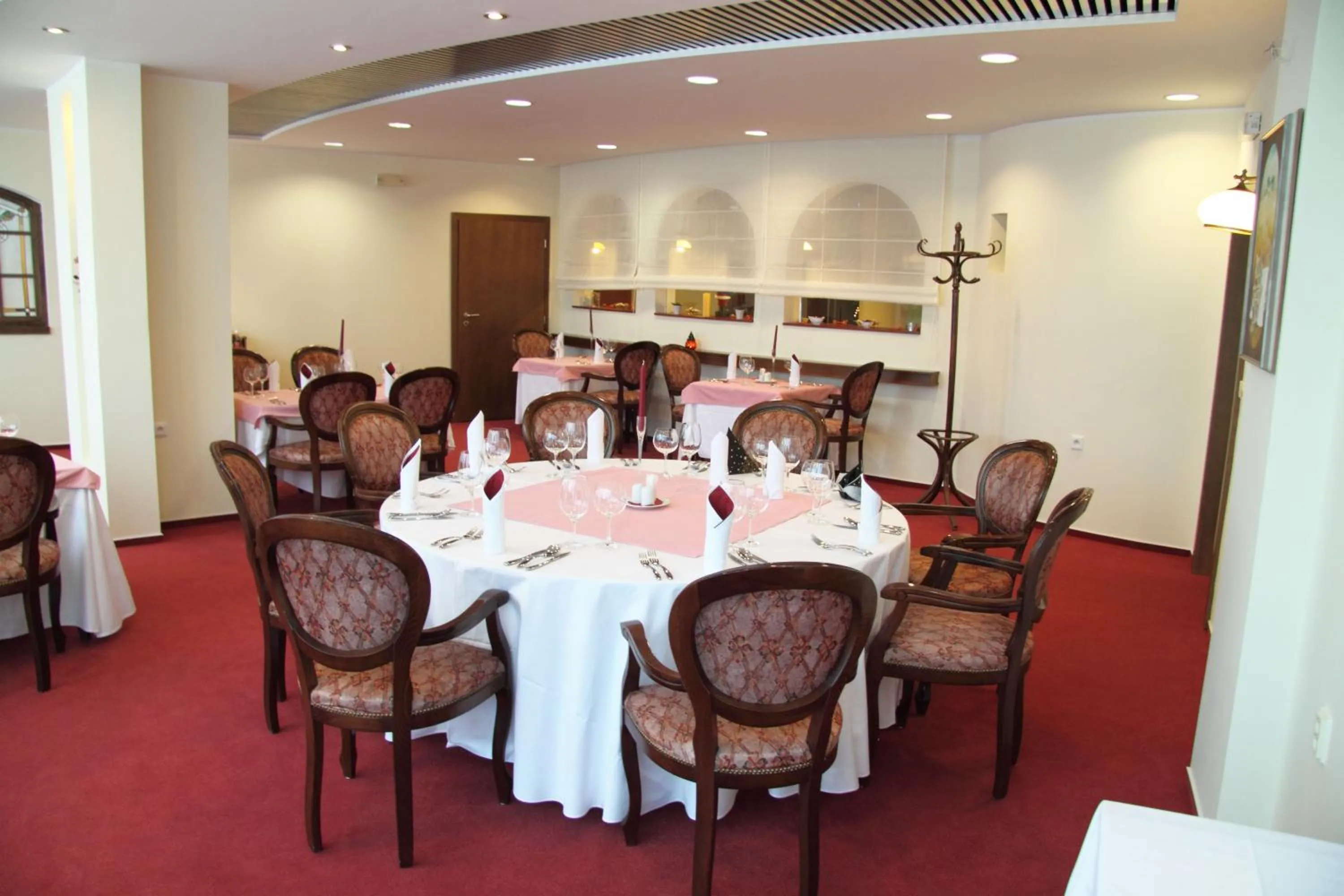 Restaurant/places to eat in Hotel Jana Congress & Wellness