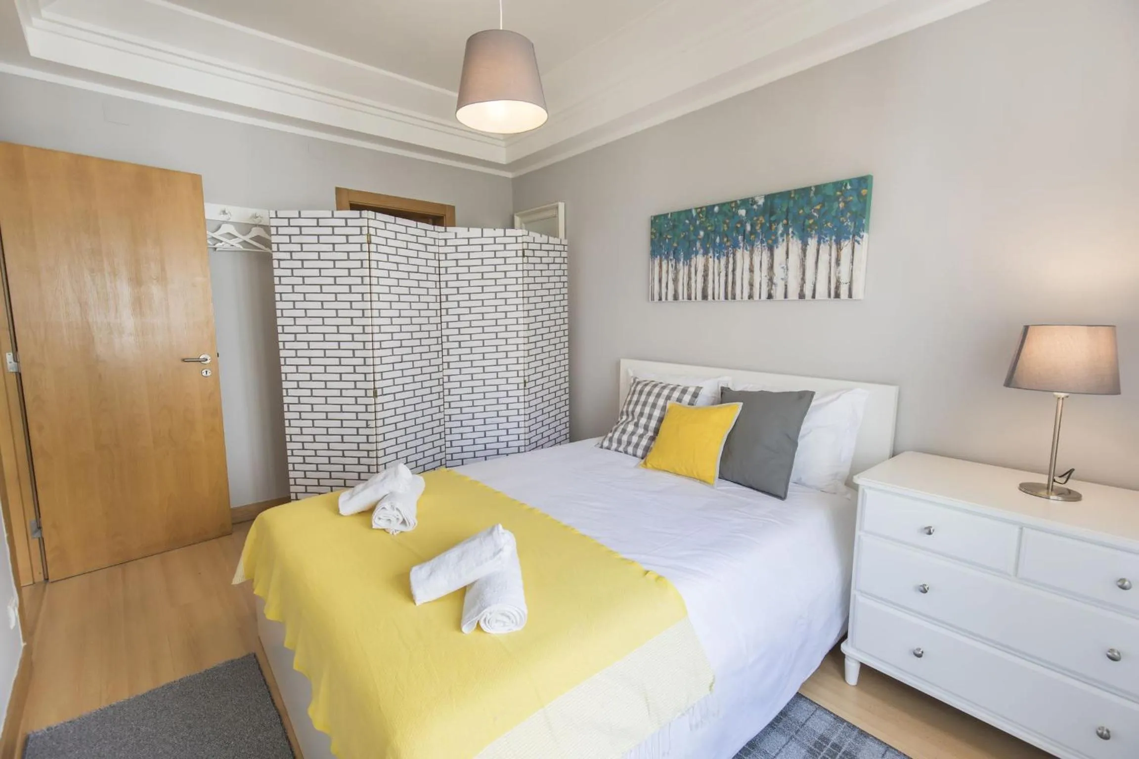 Bed in LovelyStay - Charming Marques Flat