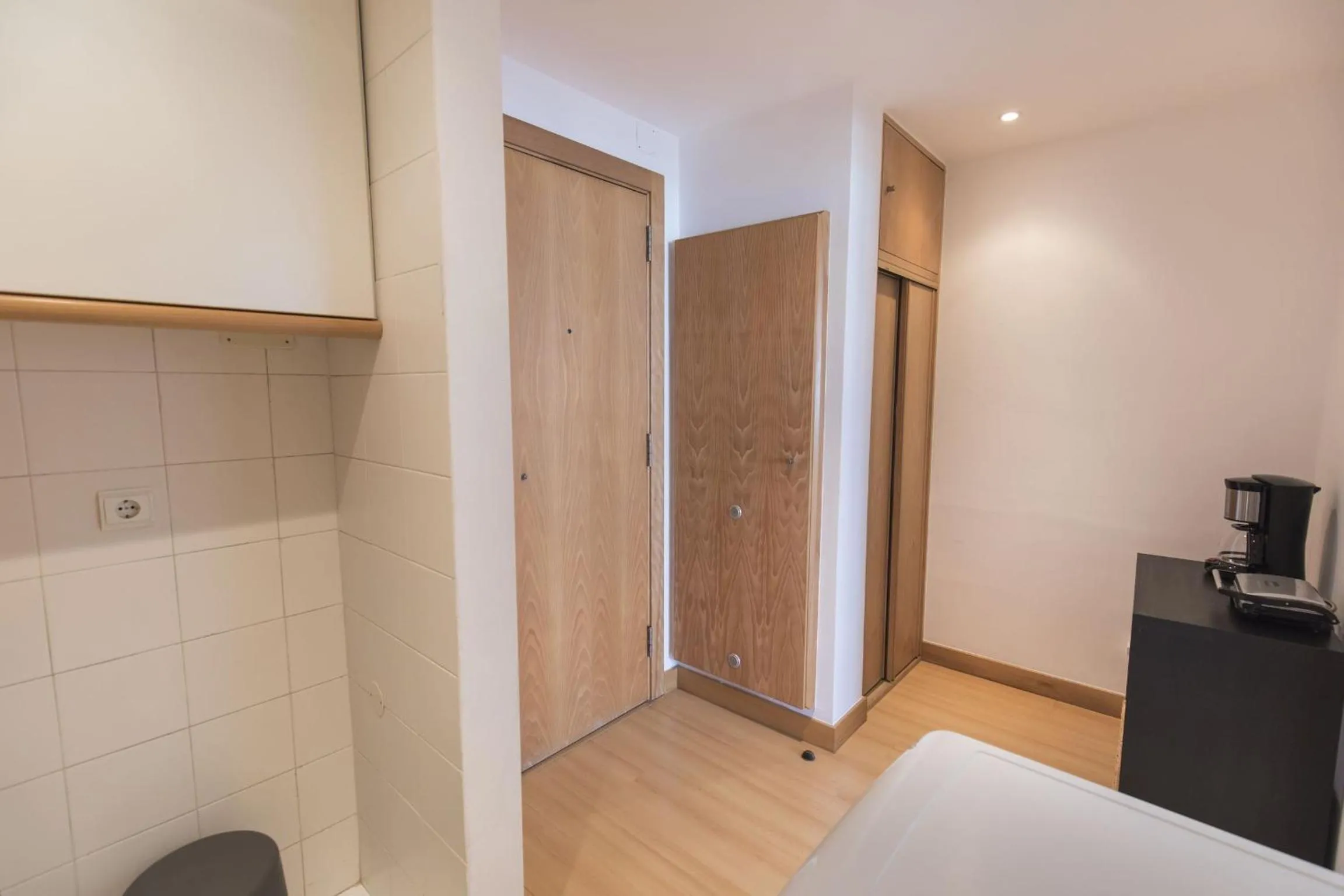 Other, Bed in LovelyStay - Charming Marques Flat