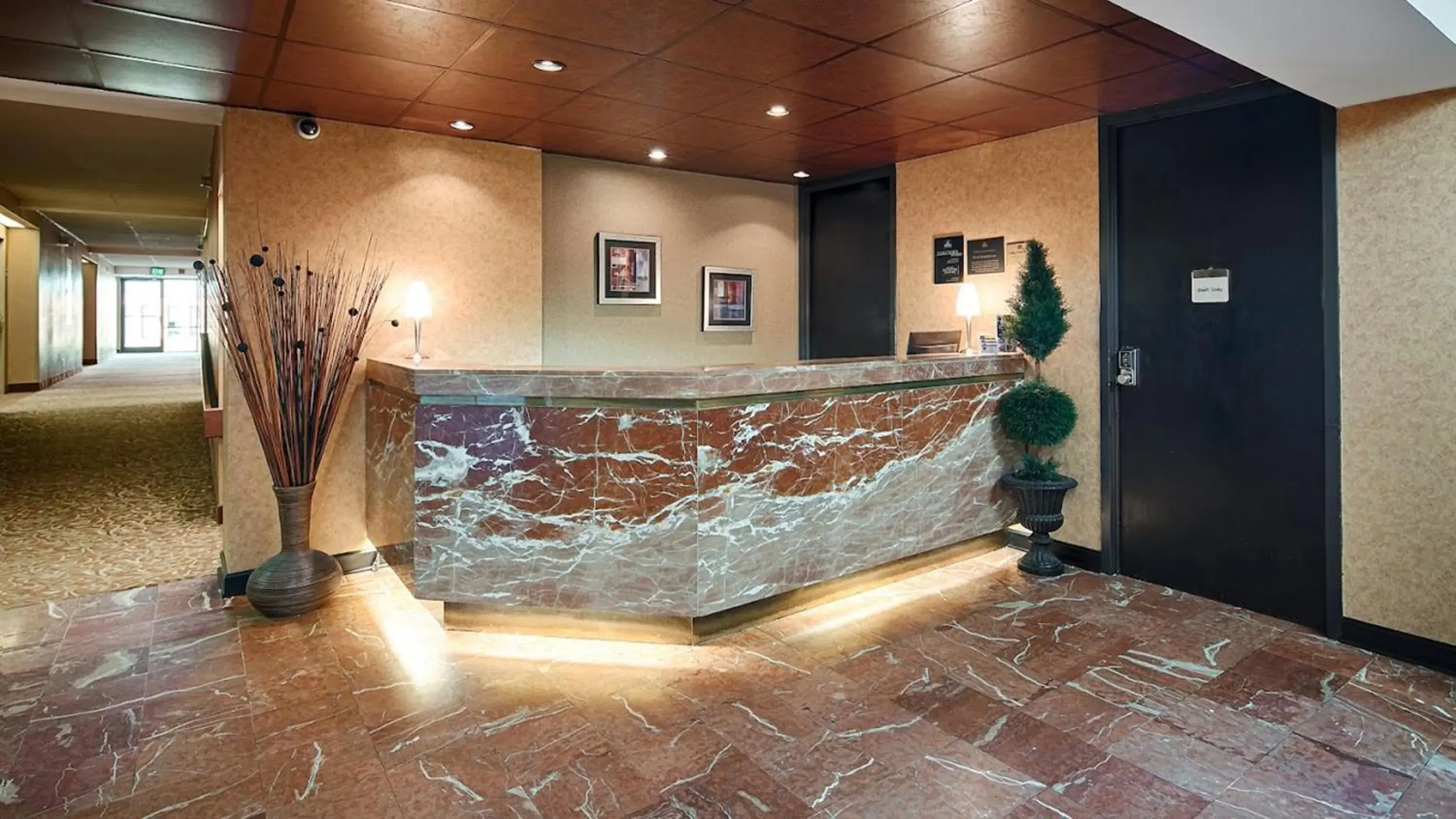 Lobby or reception in SureStay by Best Western Charlotte Matthews Lobby or reception in SureStay by Best Western Charlotte Matthews