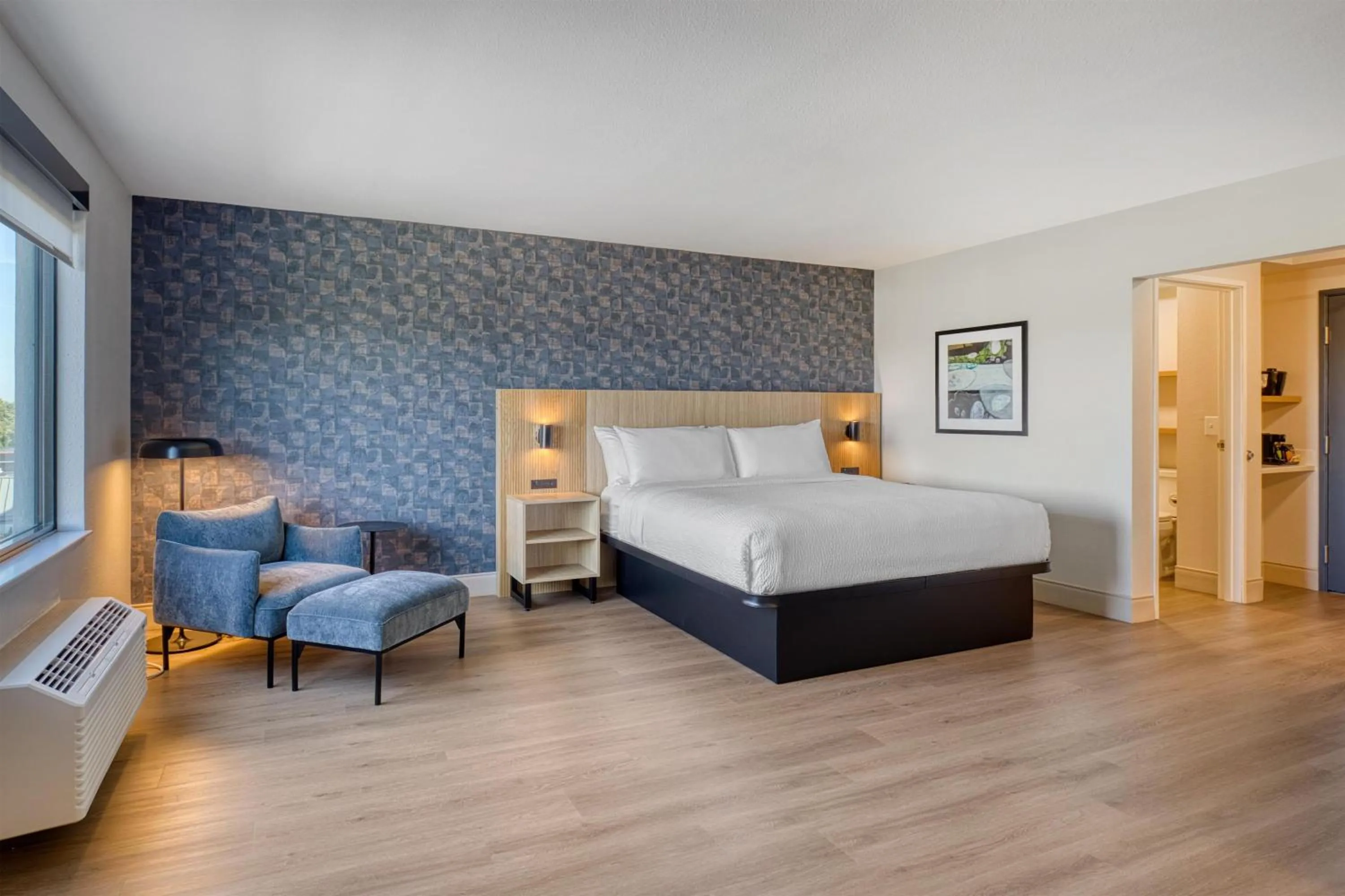 Bedroom, Bed in Best Western Byron Center