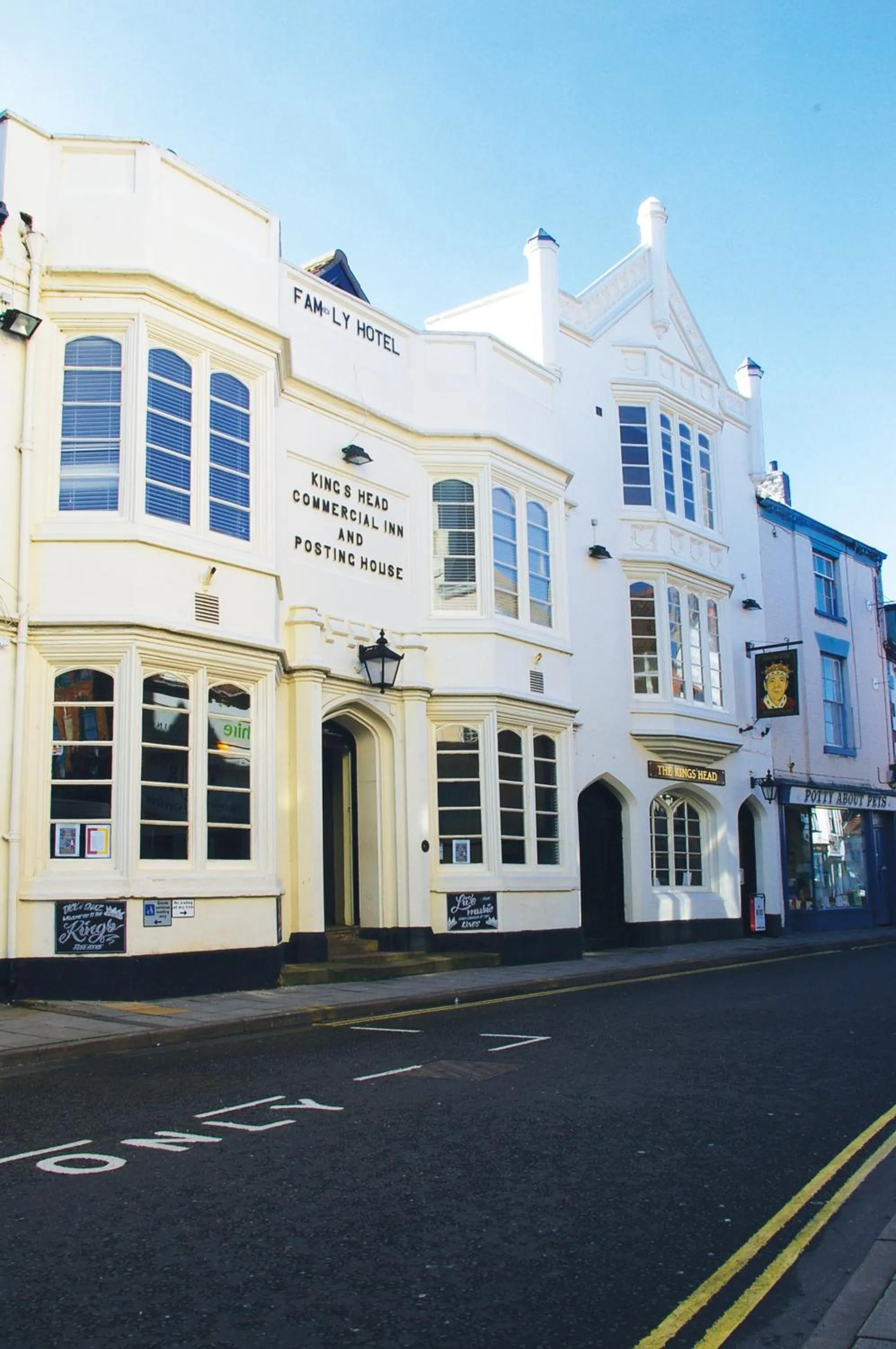 Facade/entrance in The Kings Head