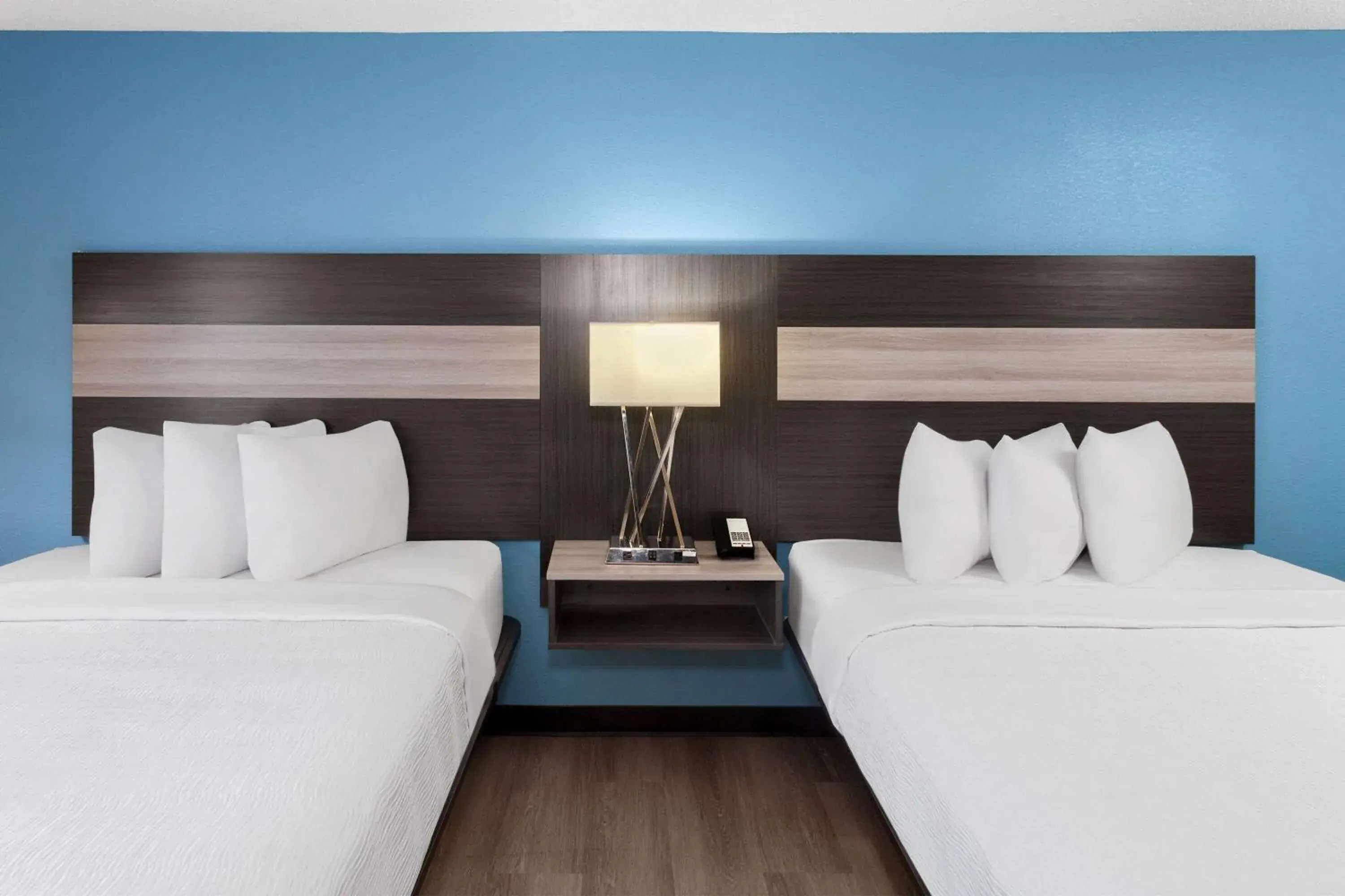 Photo of the whole room, Bed in Baymont by Wyndham Copley Akron Photo of the whole room, Bed in Baymont by Wyndham Copley Akron