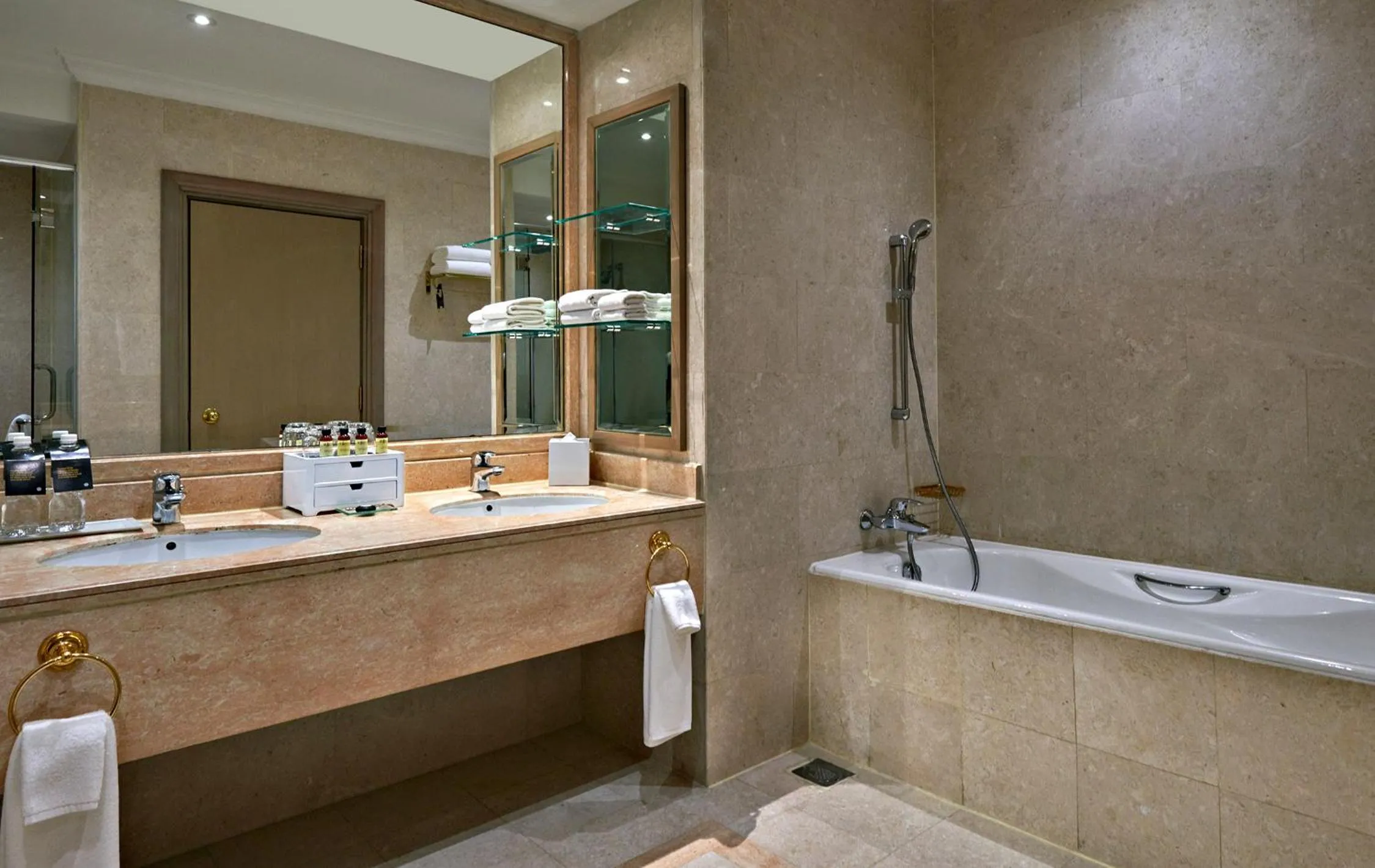 Shower in Pullman Kuala Lumpur City Centre Hotel & Residences