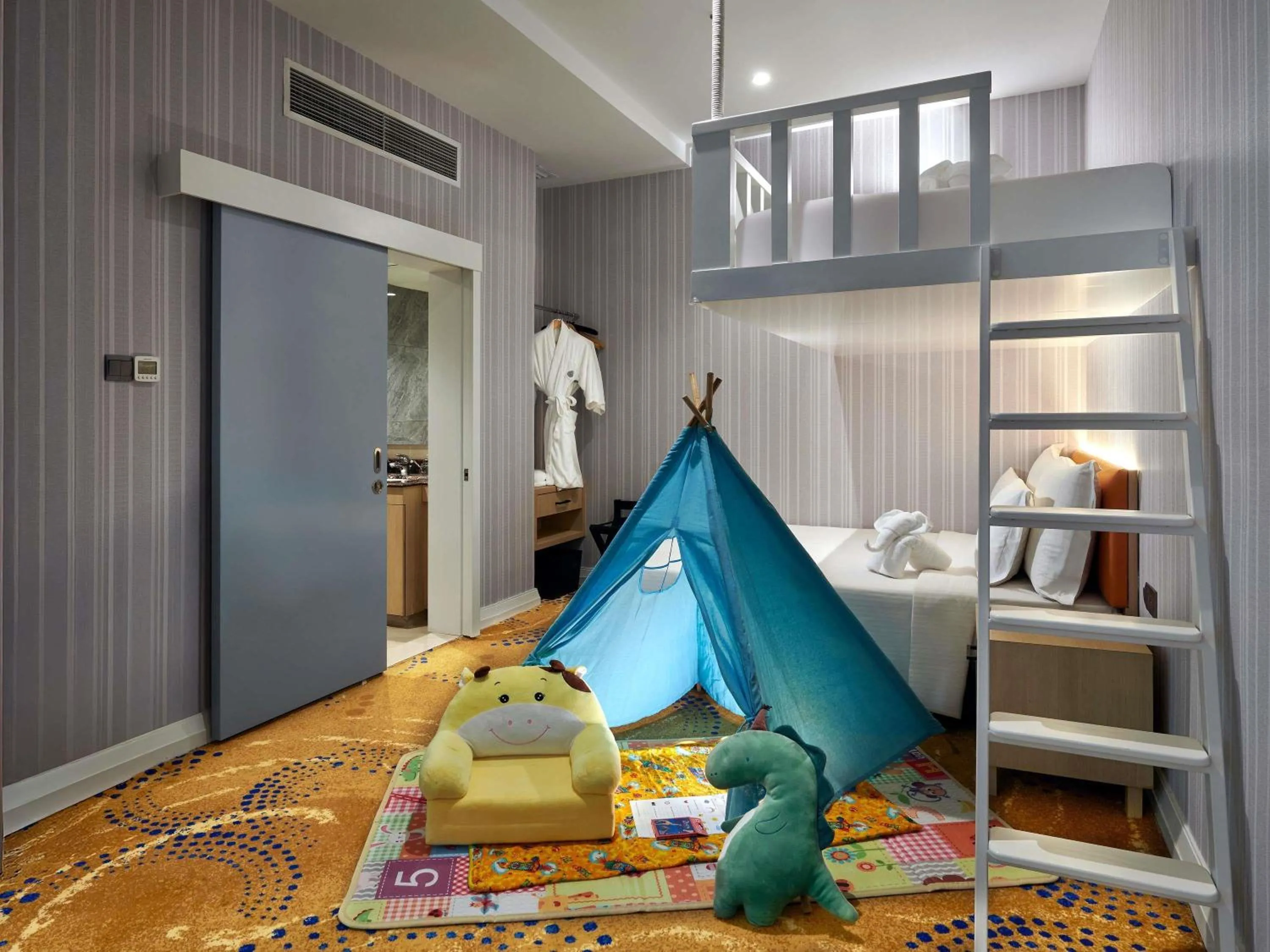 Bedroom, Bed in Pullman Kuala Lumpur City Centre Hotel & Residences