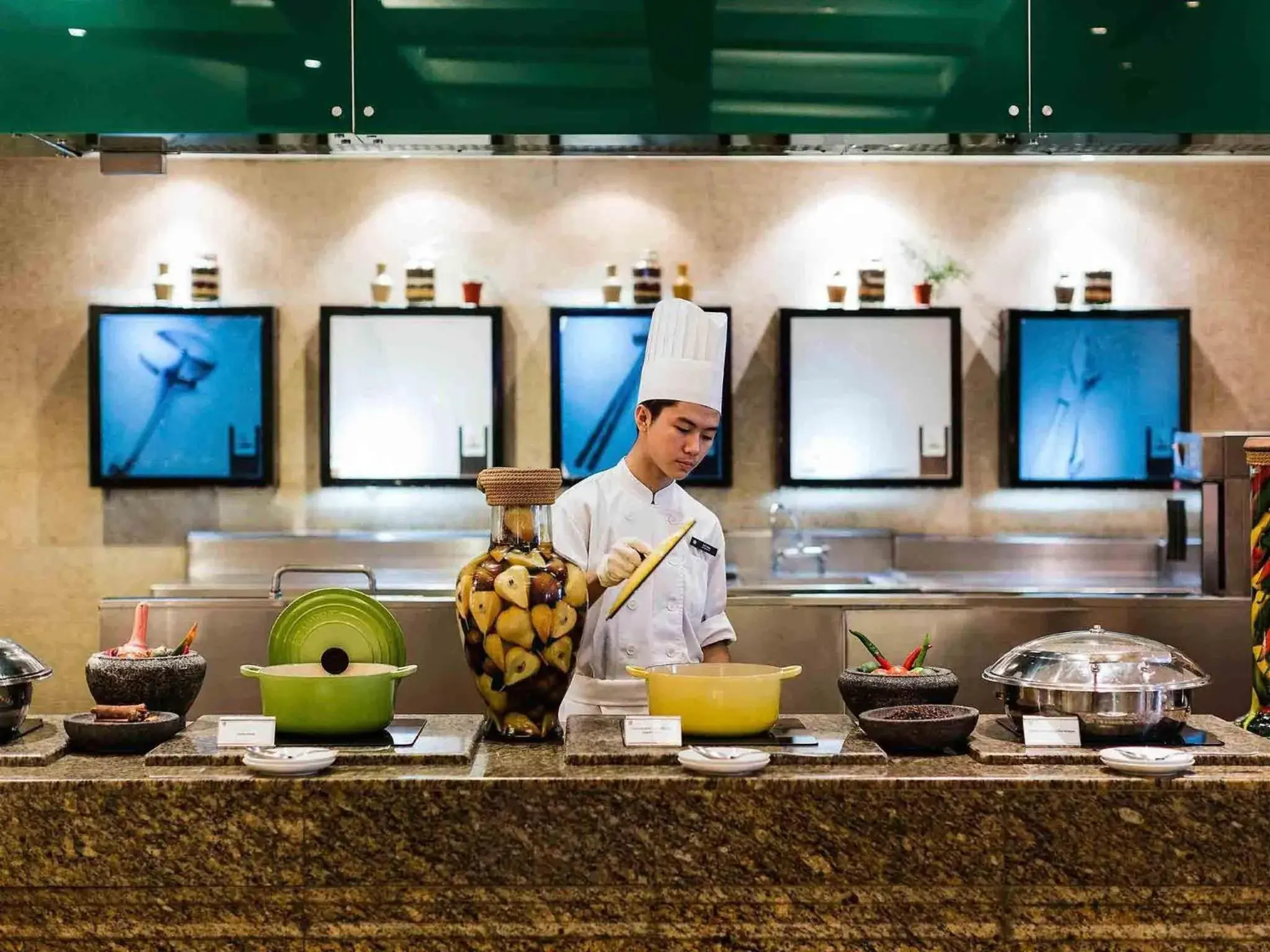 Restaurant/places to eat in Pullman Kuala Lumpur City Centre Hotel & Residences Restaurant/places to eat in Pullman Kuala Lumpur City Centre Hotel & Residences