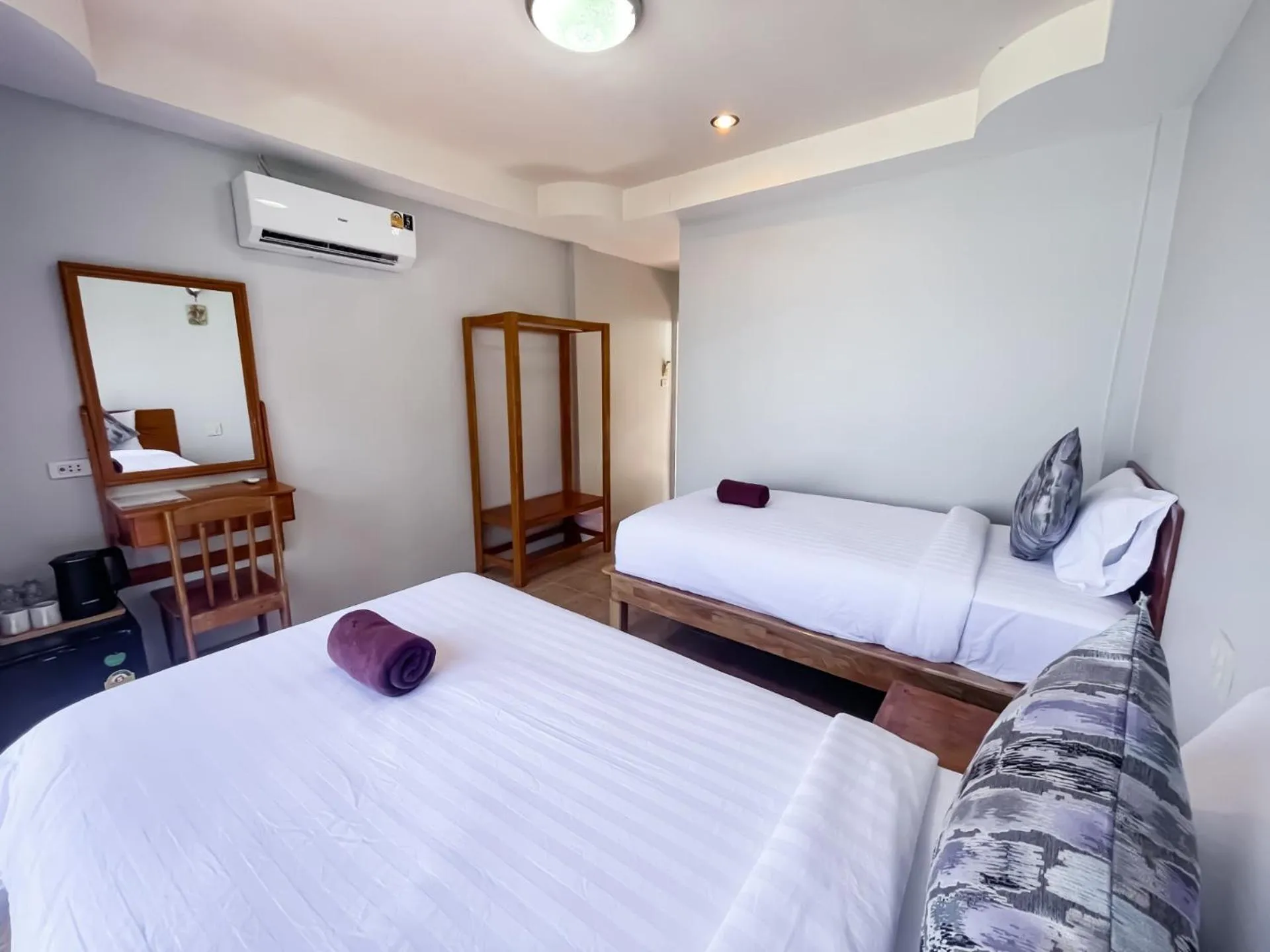 Bedroom, Bed in Bounty Resort