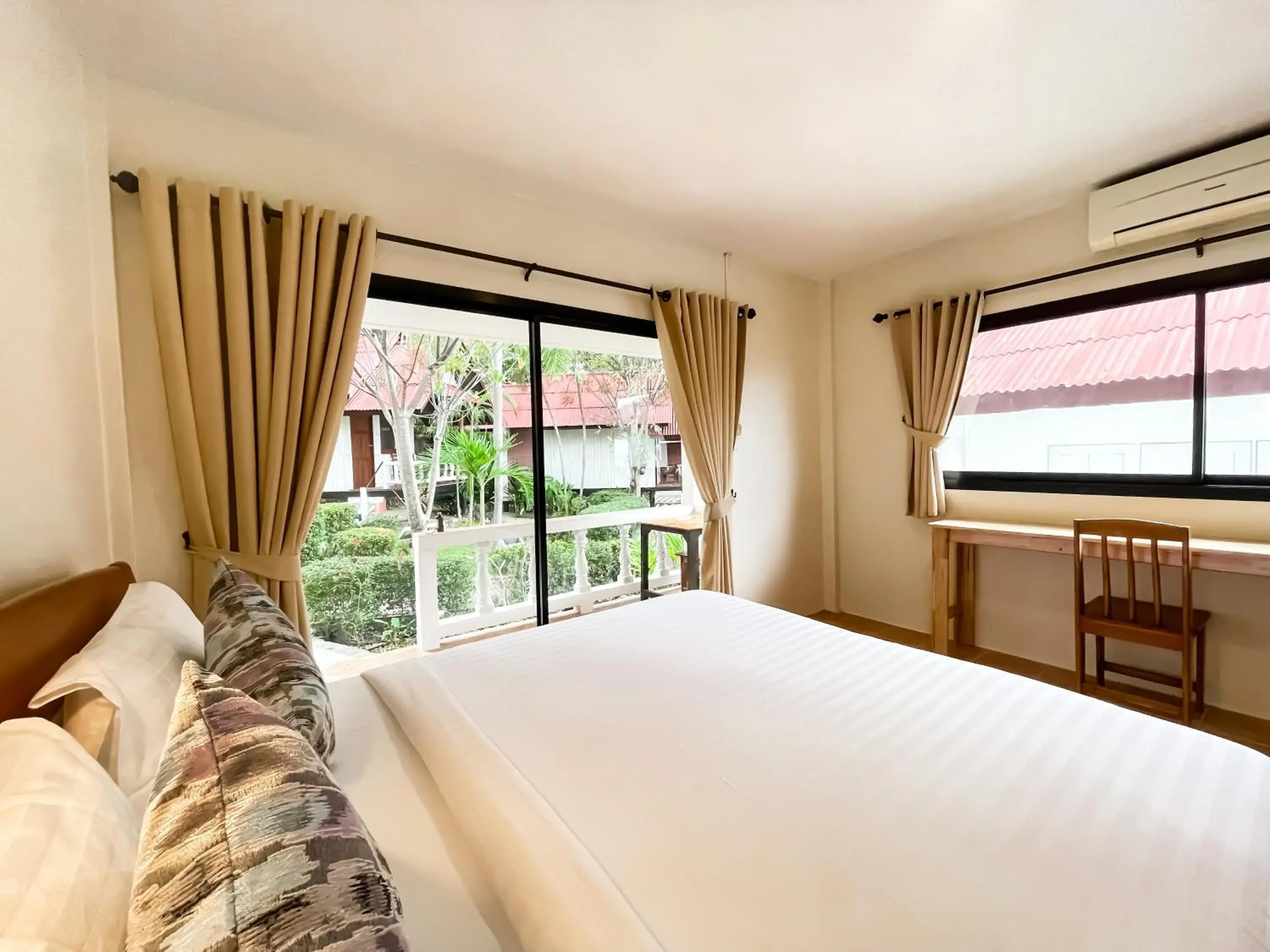 Triple Room in Bounty Resort Triple Room in Bounty Resort