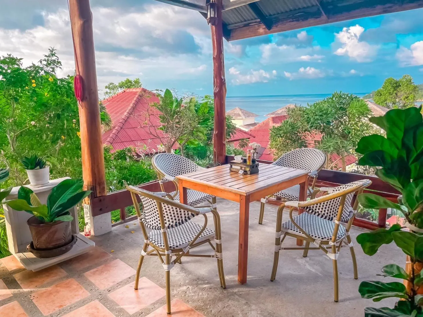 Restaurant/places to eat in Bounty Resort